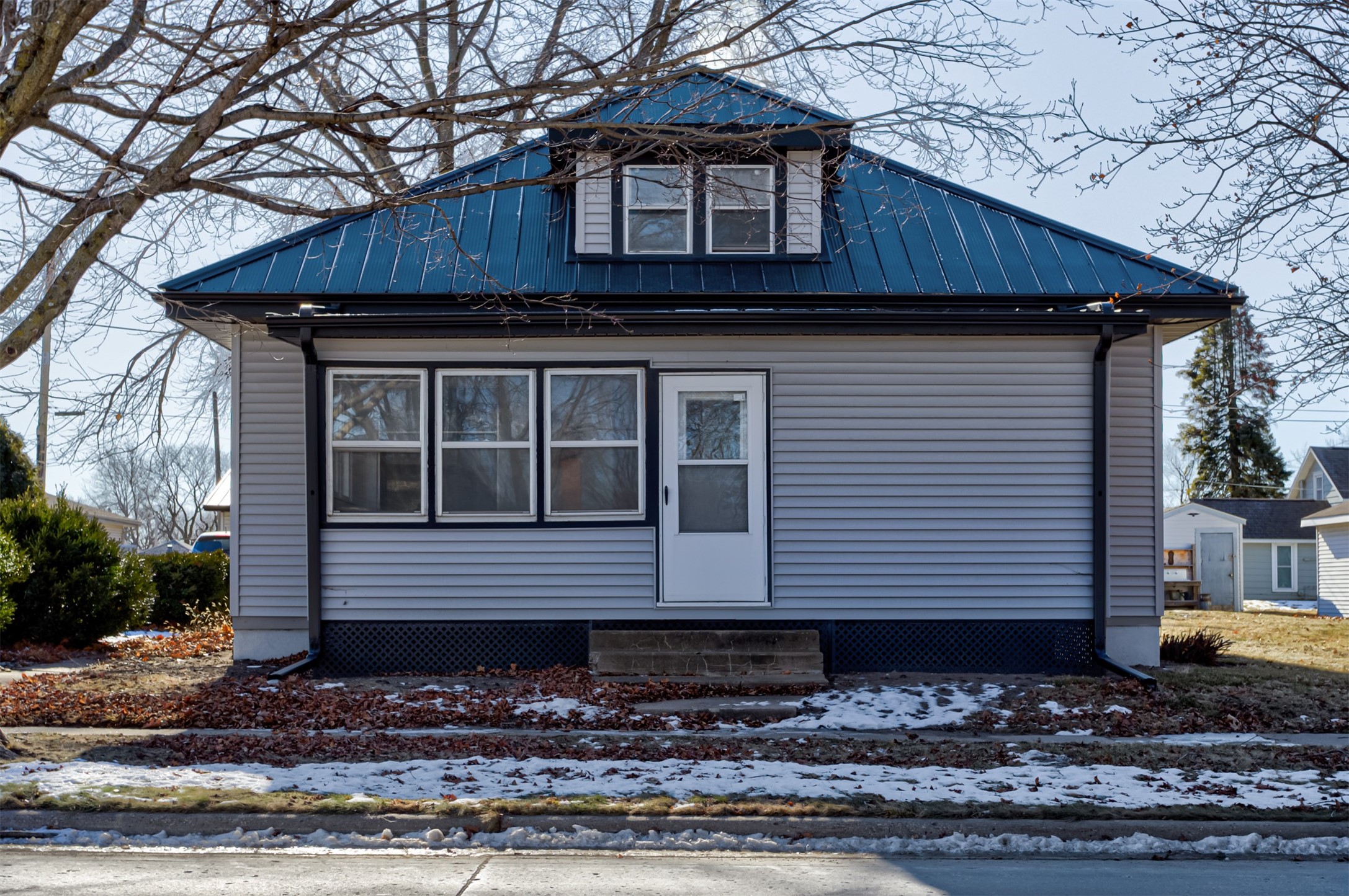 1114 W 3rd Street