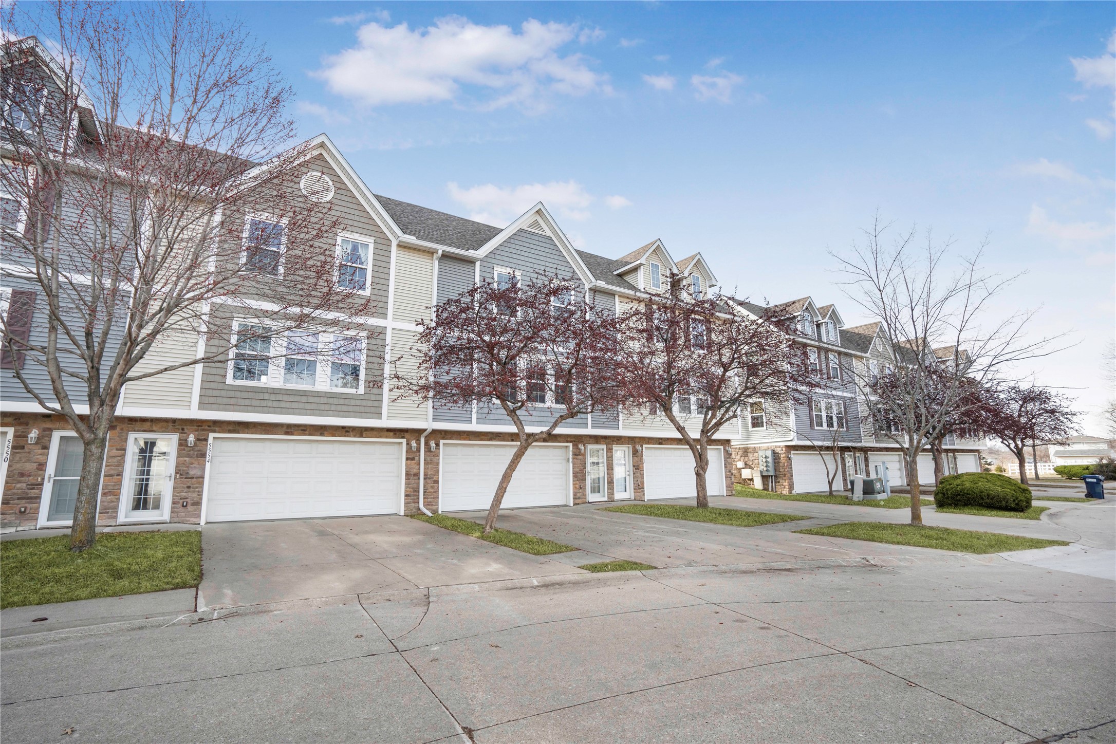 5558 Boston Court
