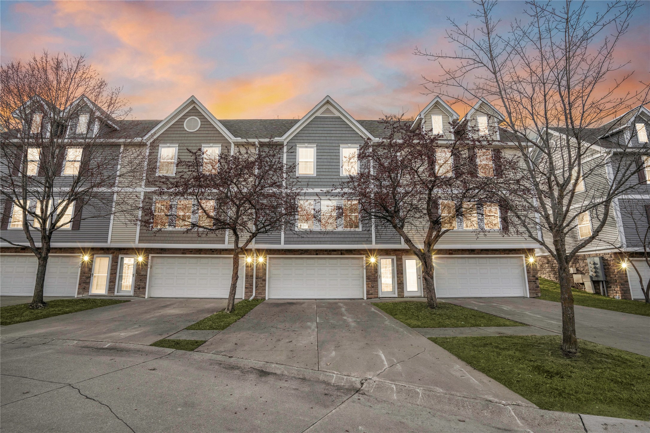 5558 Boston Court