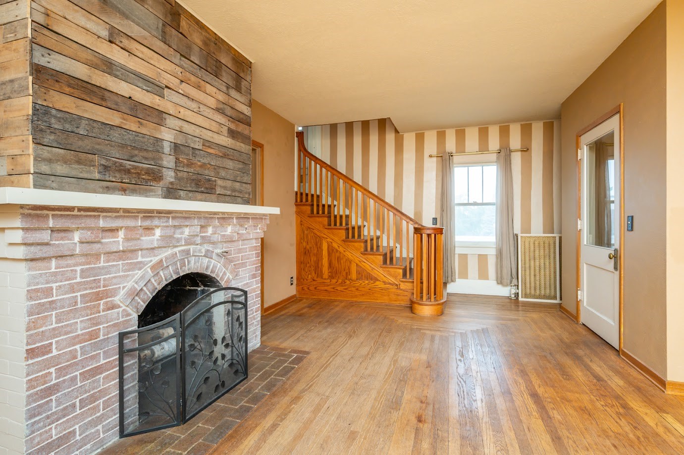 116 W Grant Street