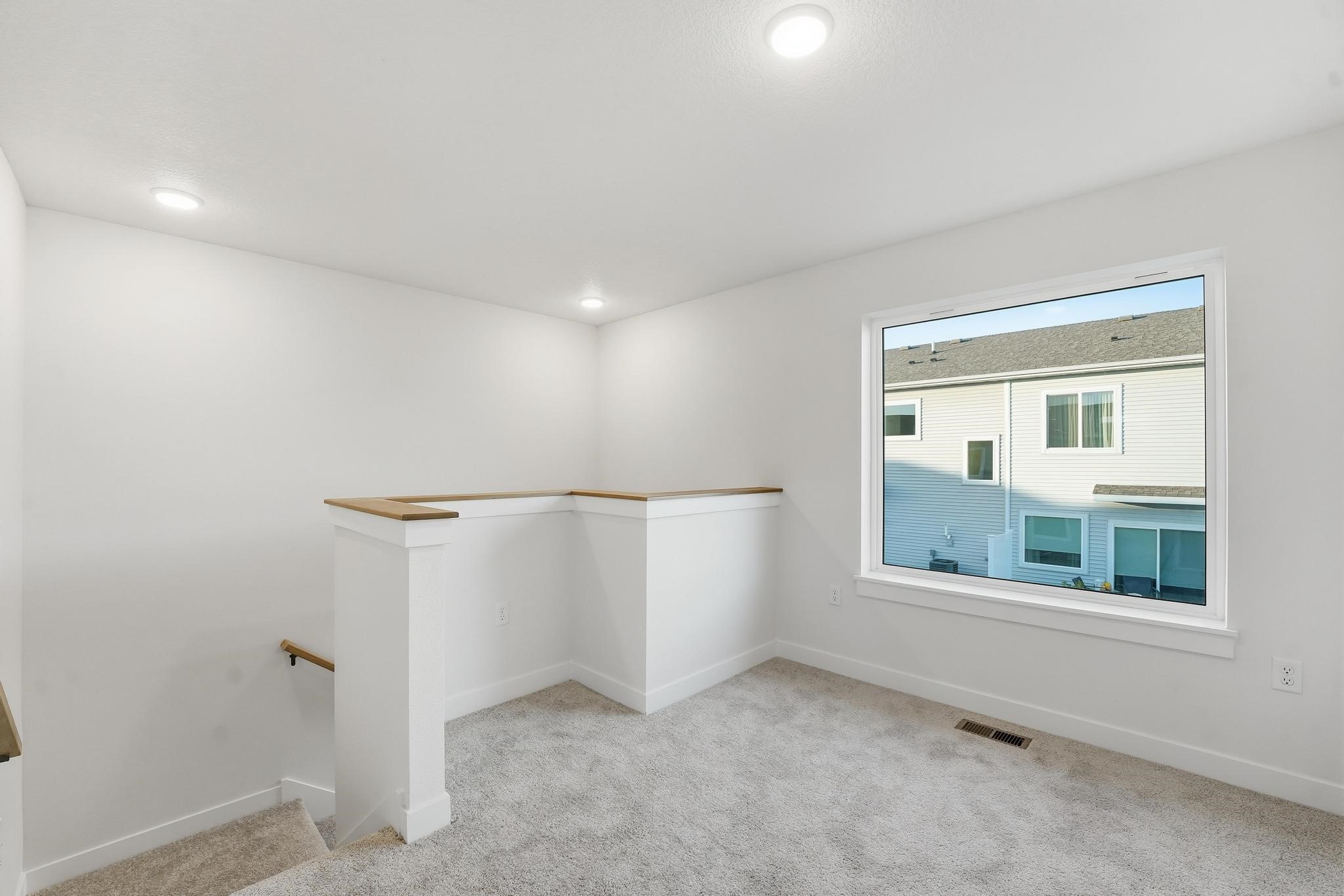 711 Campusside Place
