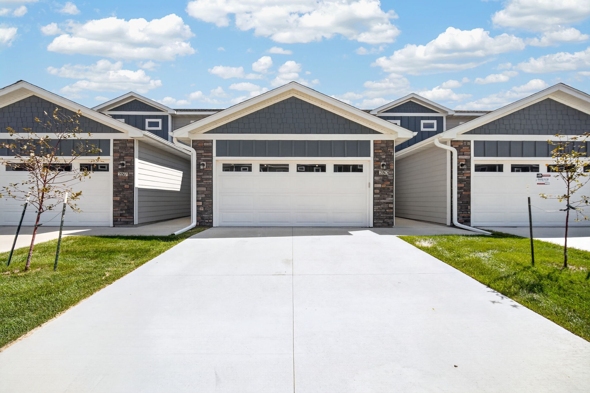 253 NW Waverly Drive