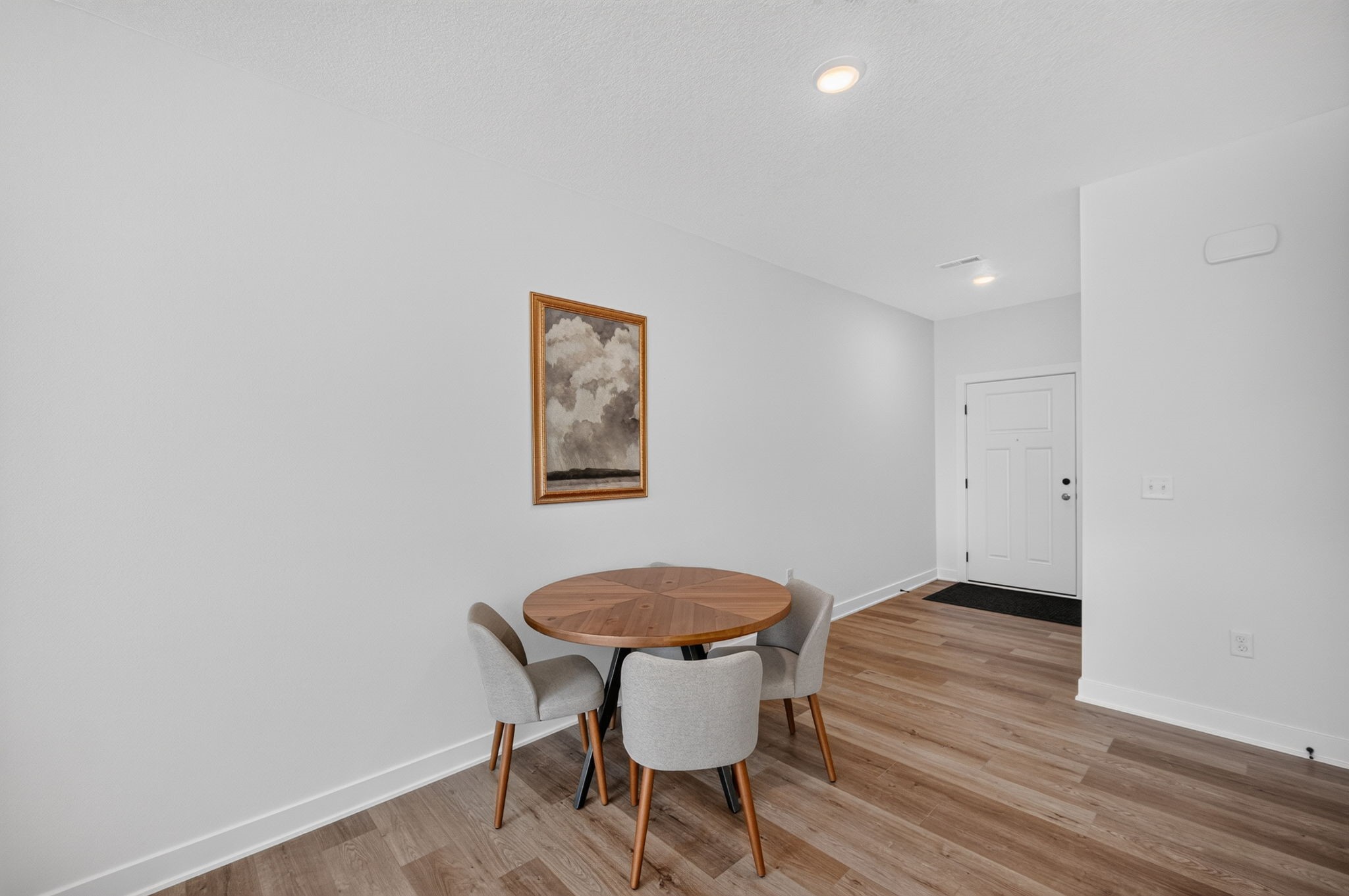 253 NW Waverly Drive