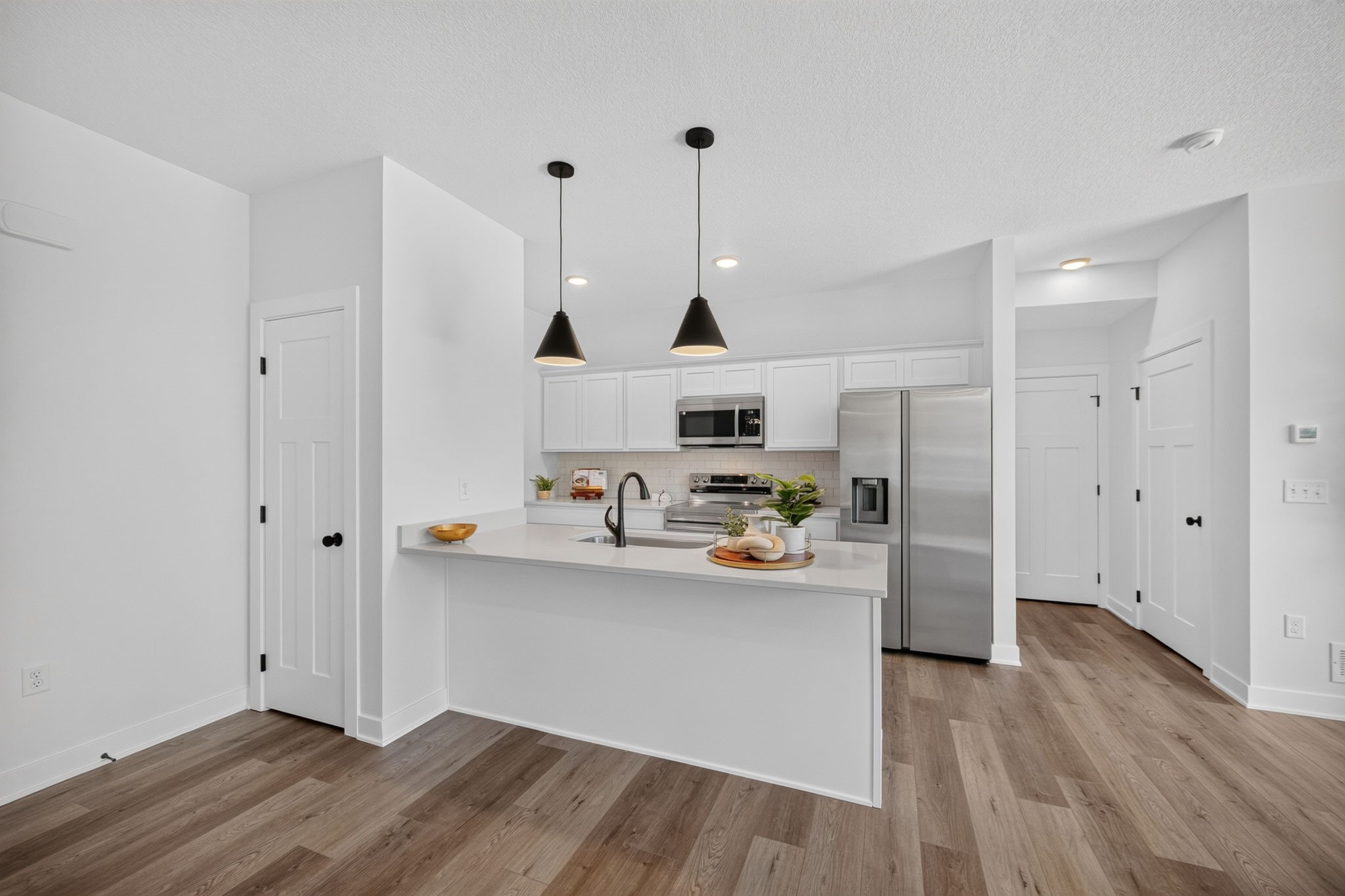 253 NW Waverly Drive