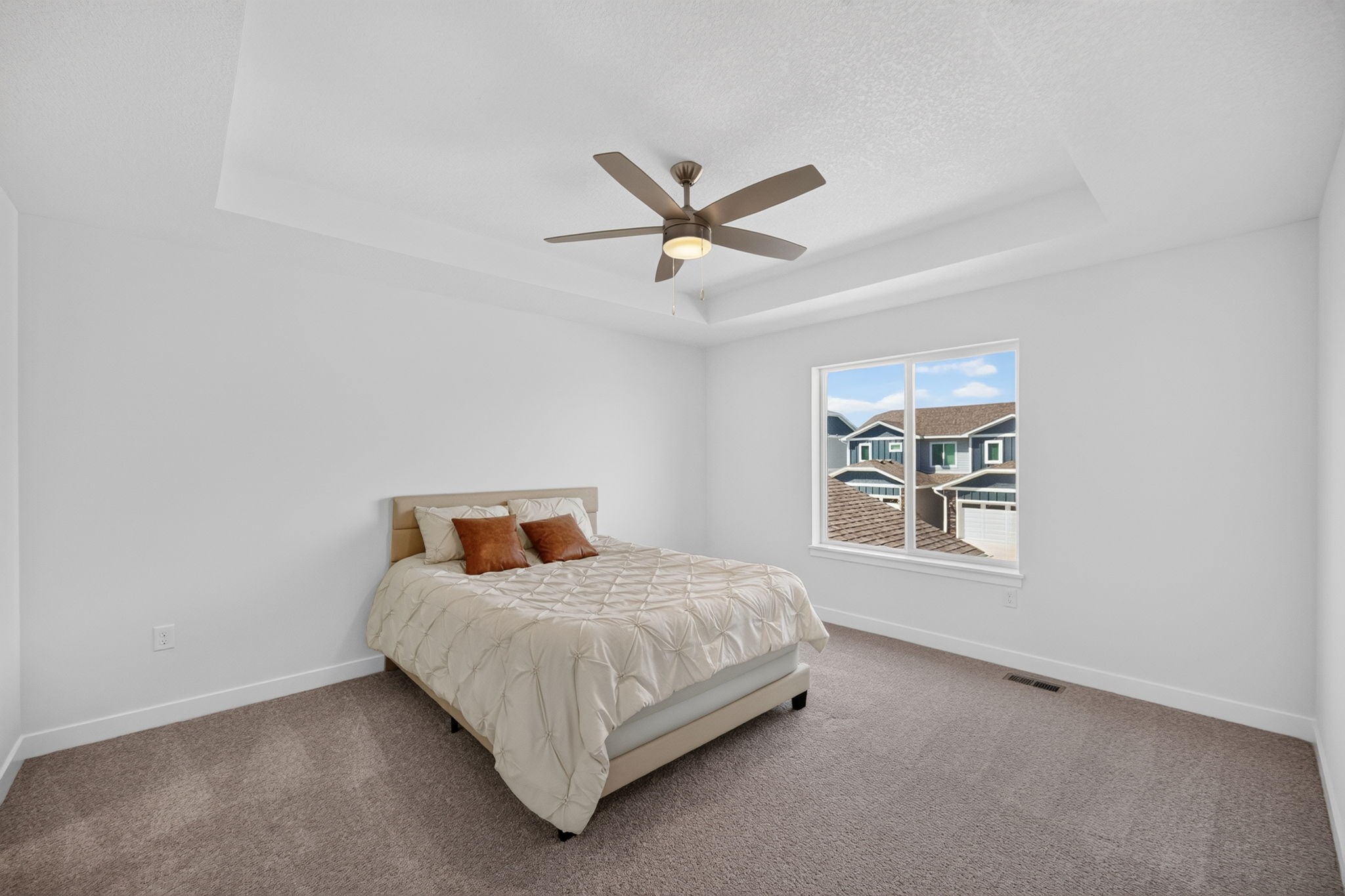 253 NW Waverly Drive