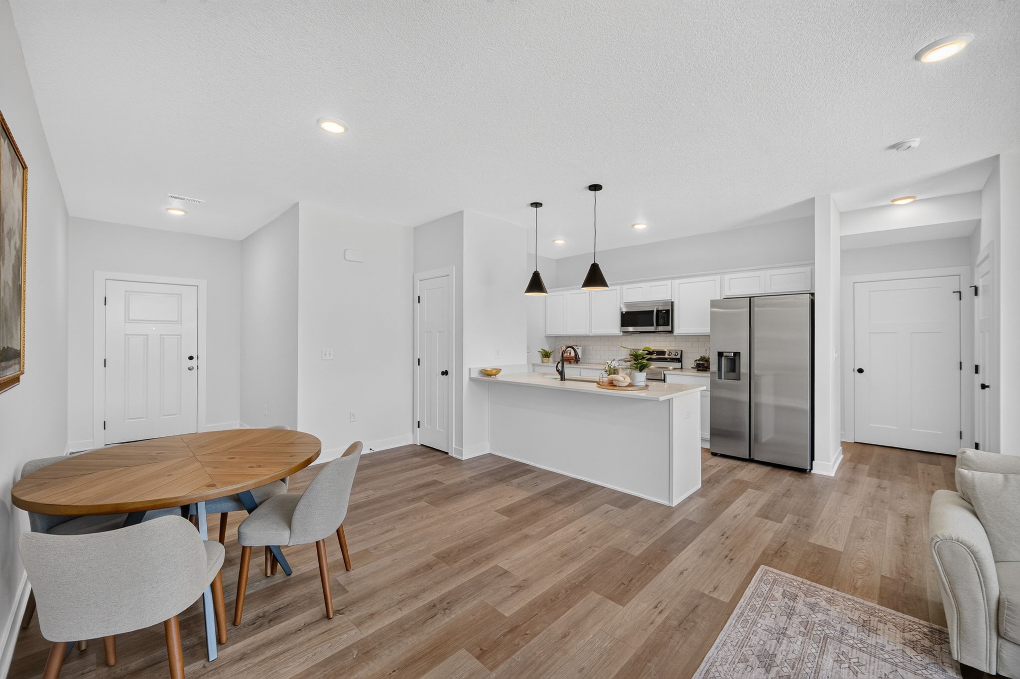 253 NW Waverly Drive