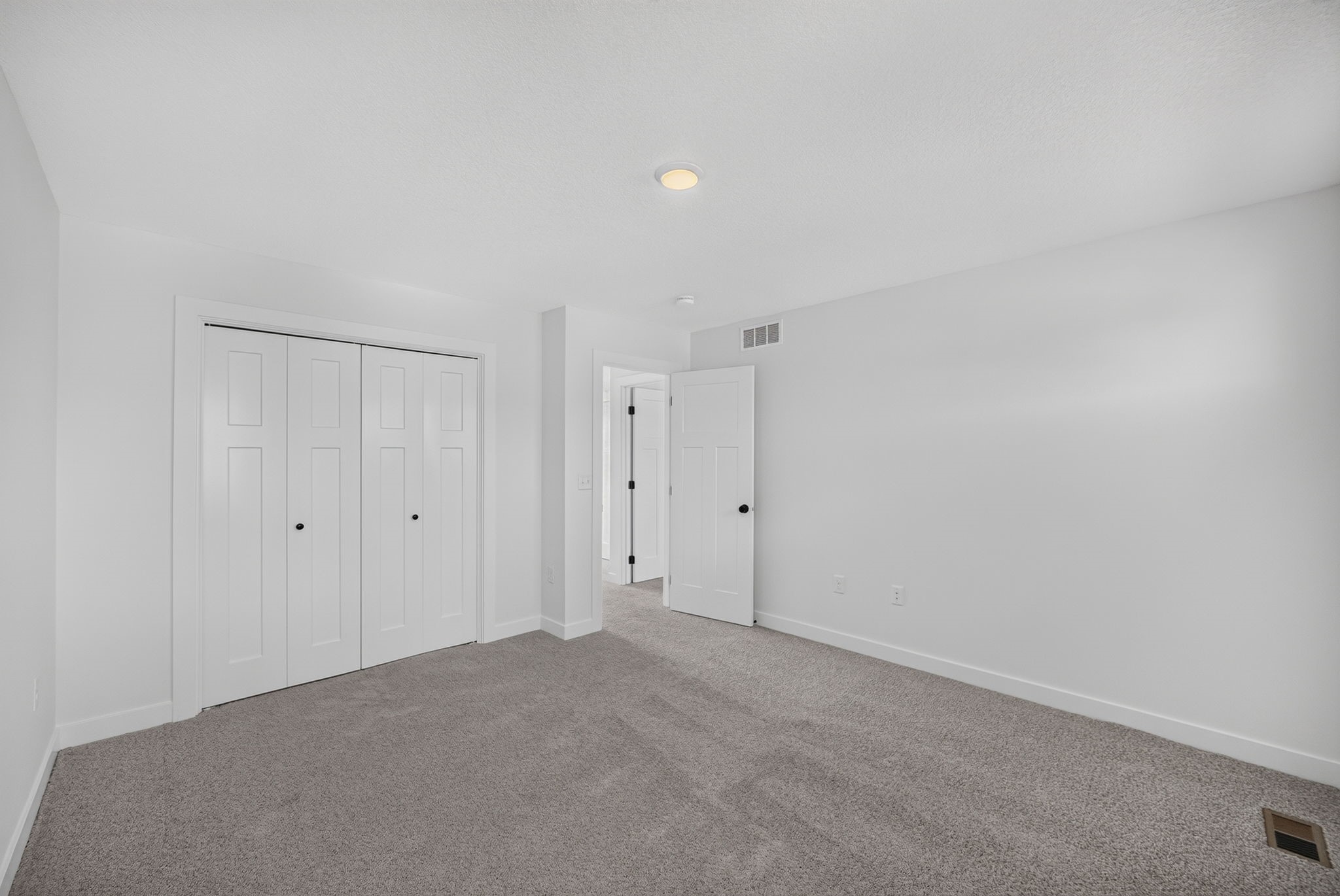 253 NW Waverly Drive