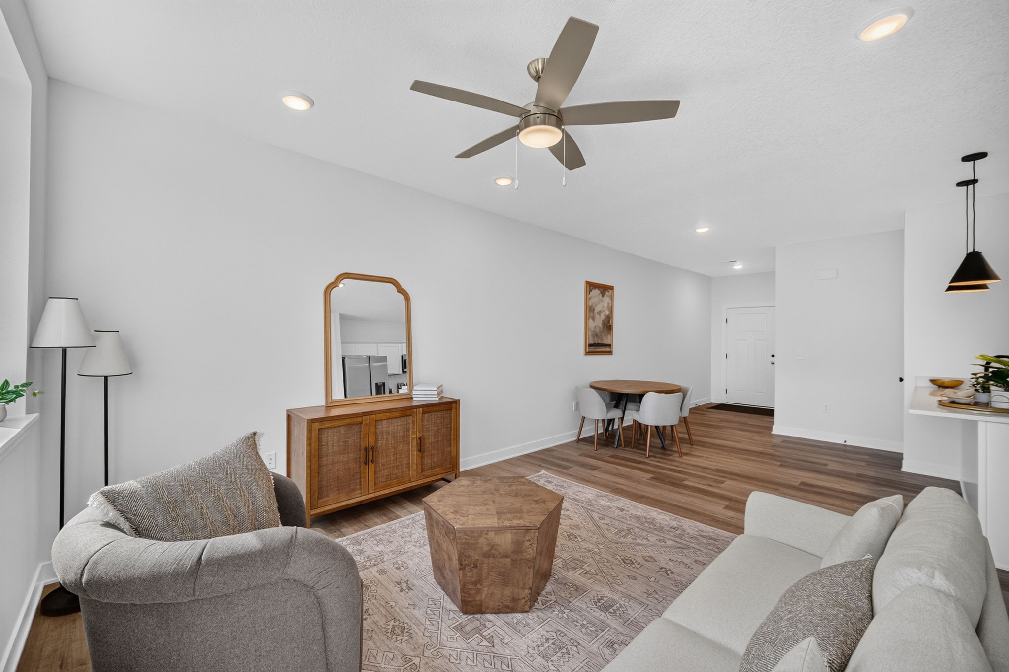 253 NW Waverly Drive