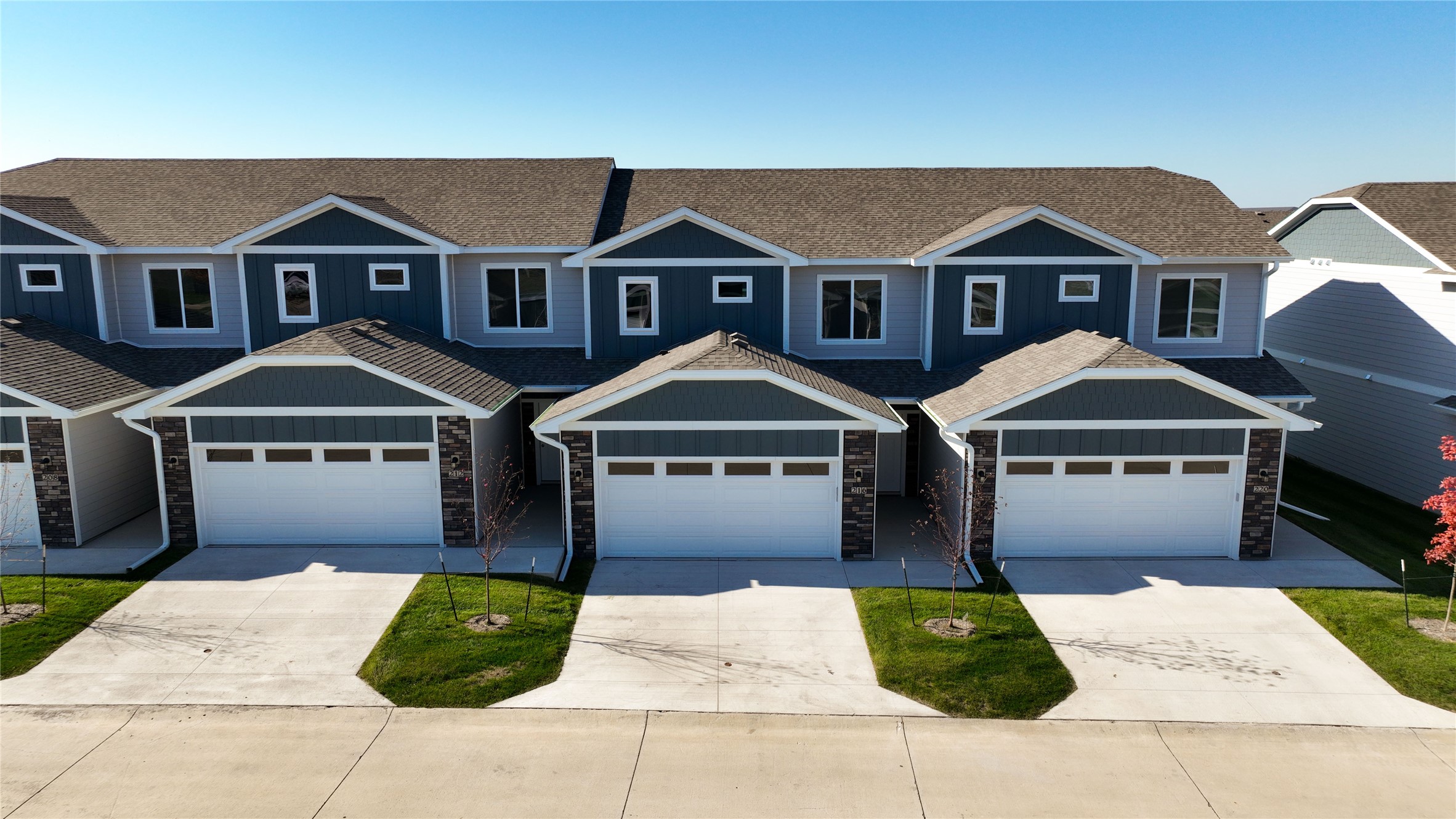 216 NW Waverly Drive