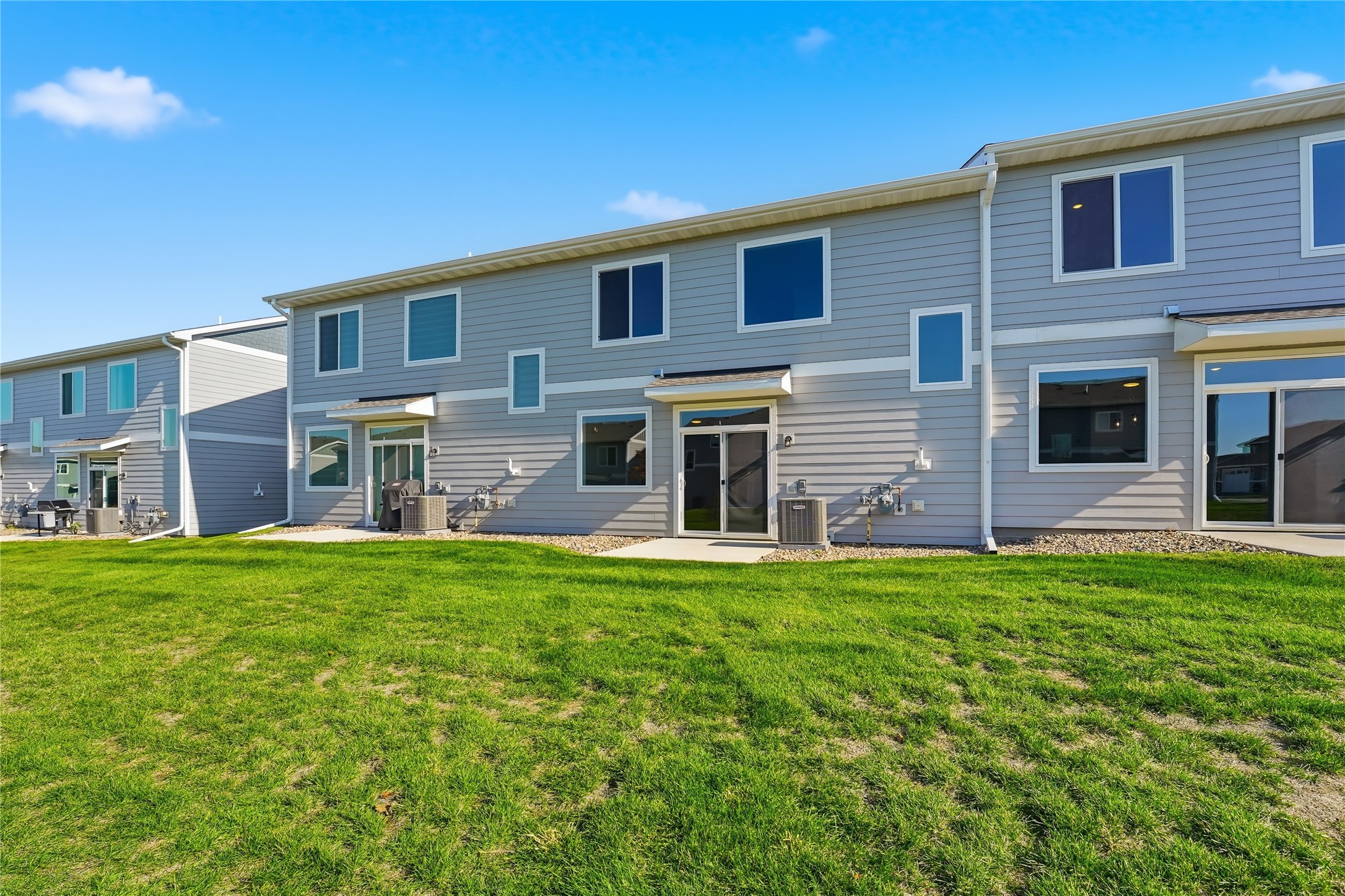 216 NW Waverly Drive