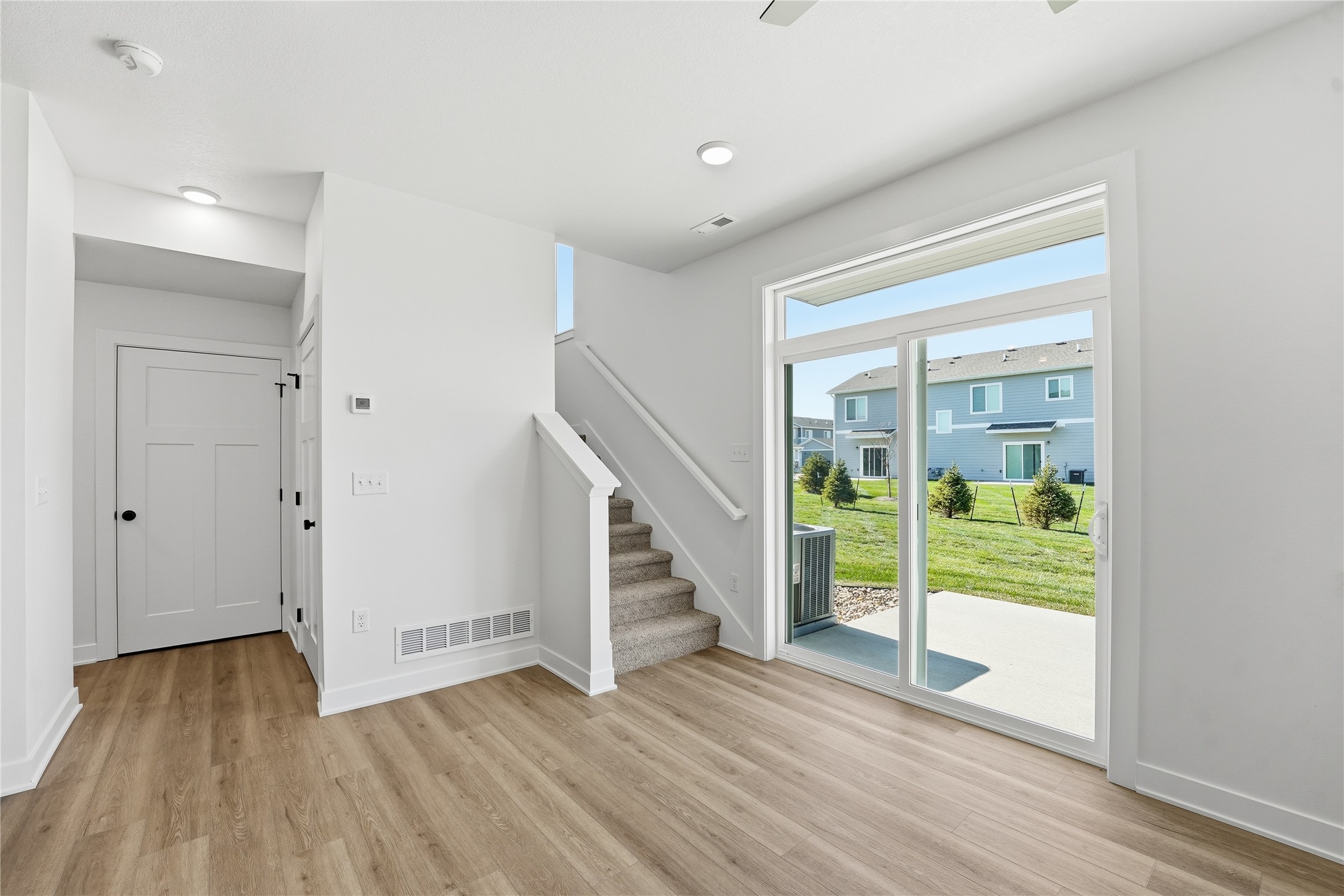 216 NW Waverly Drive