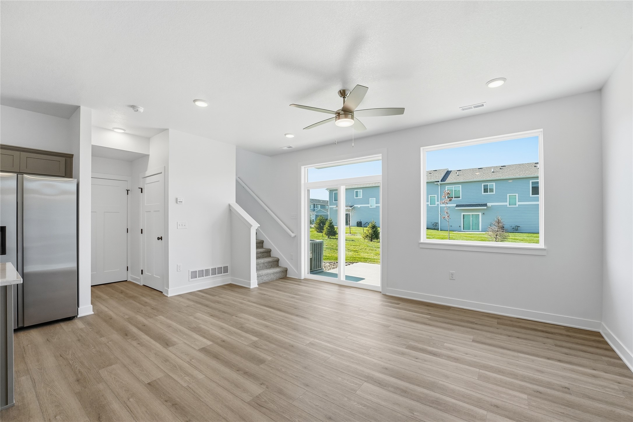 216 NW Waverly Drive