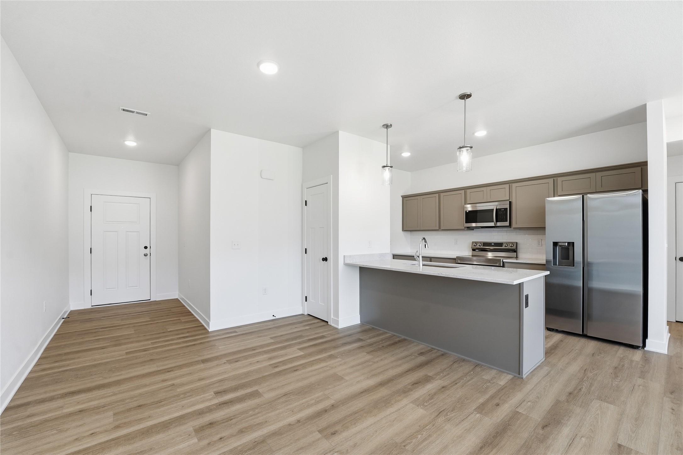 216 NW Waverly Drive