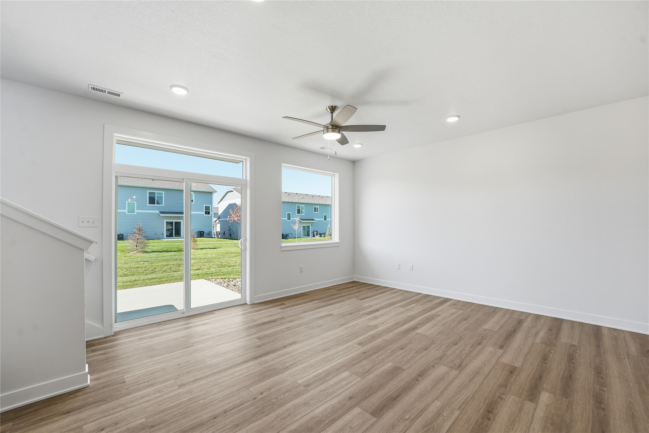 216 NW Waverly Drive