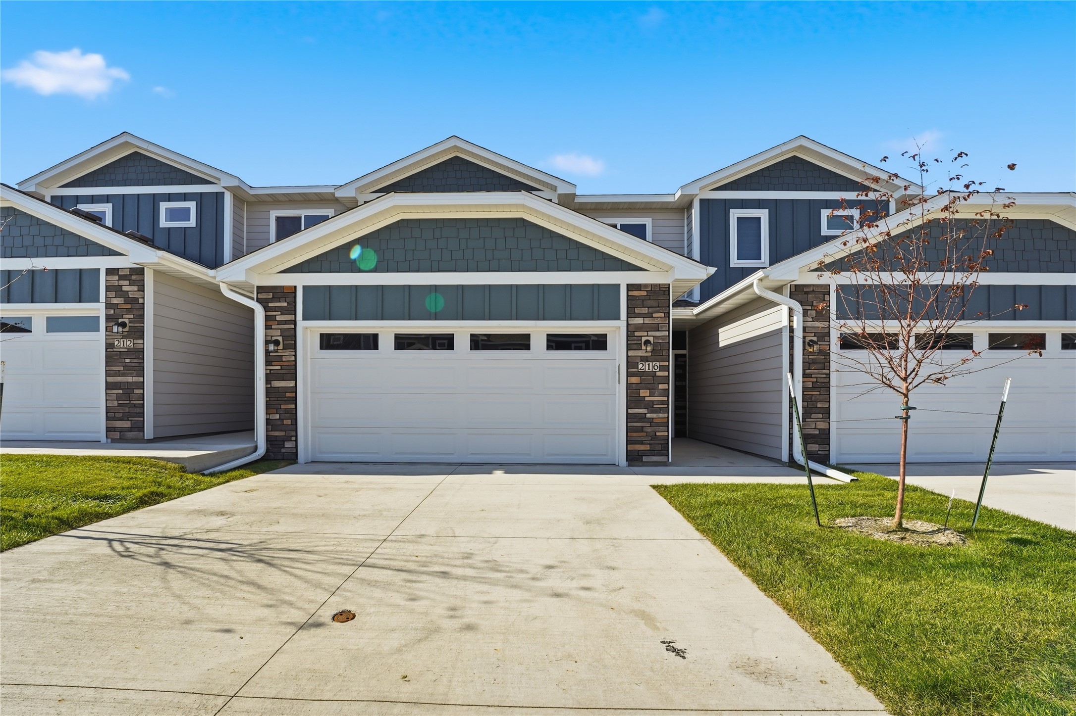 216 NW Waverly Drive