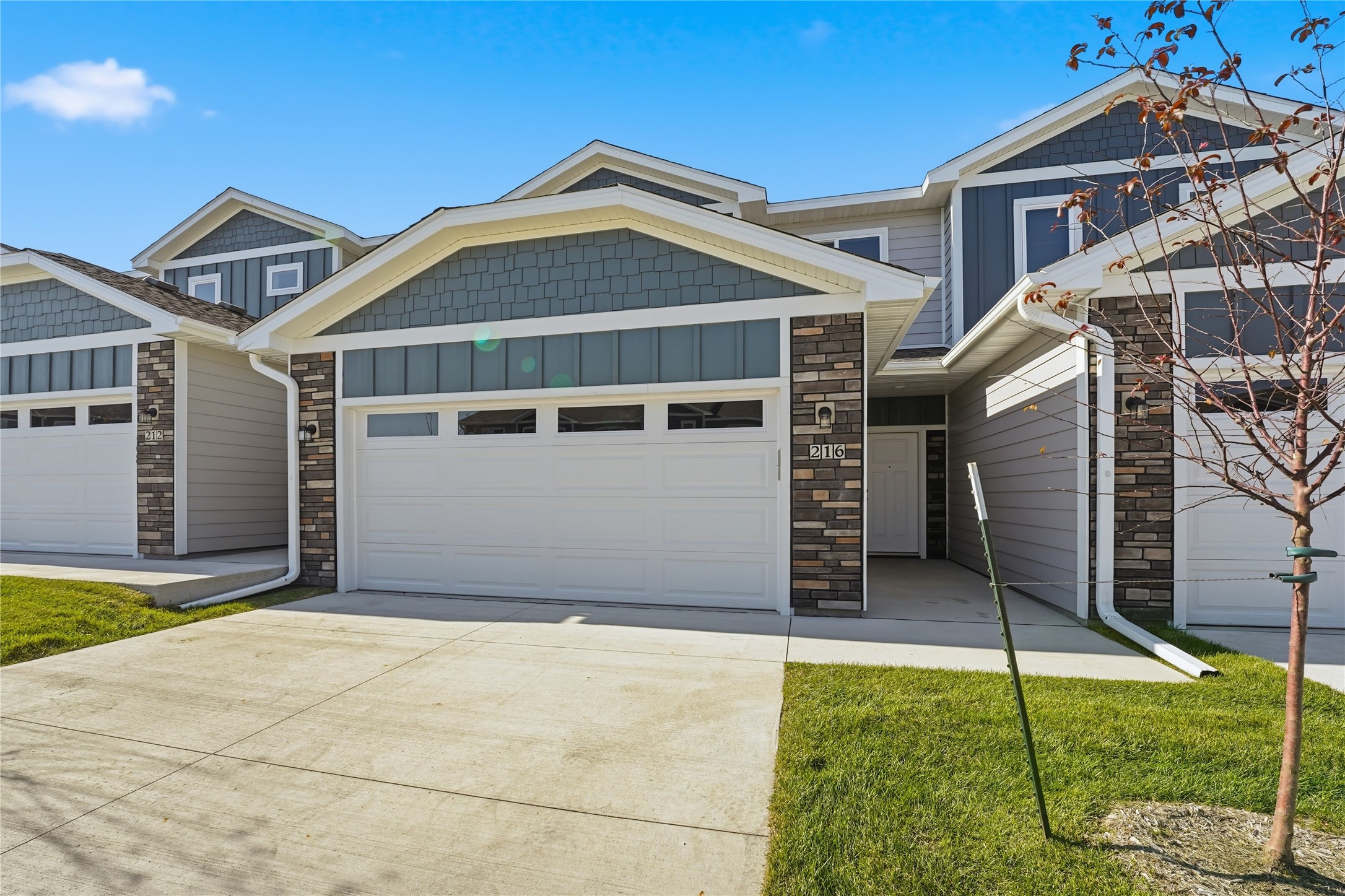 216 NW Waverly Drive