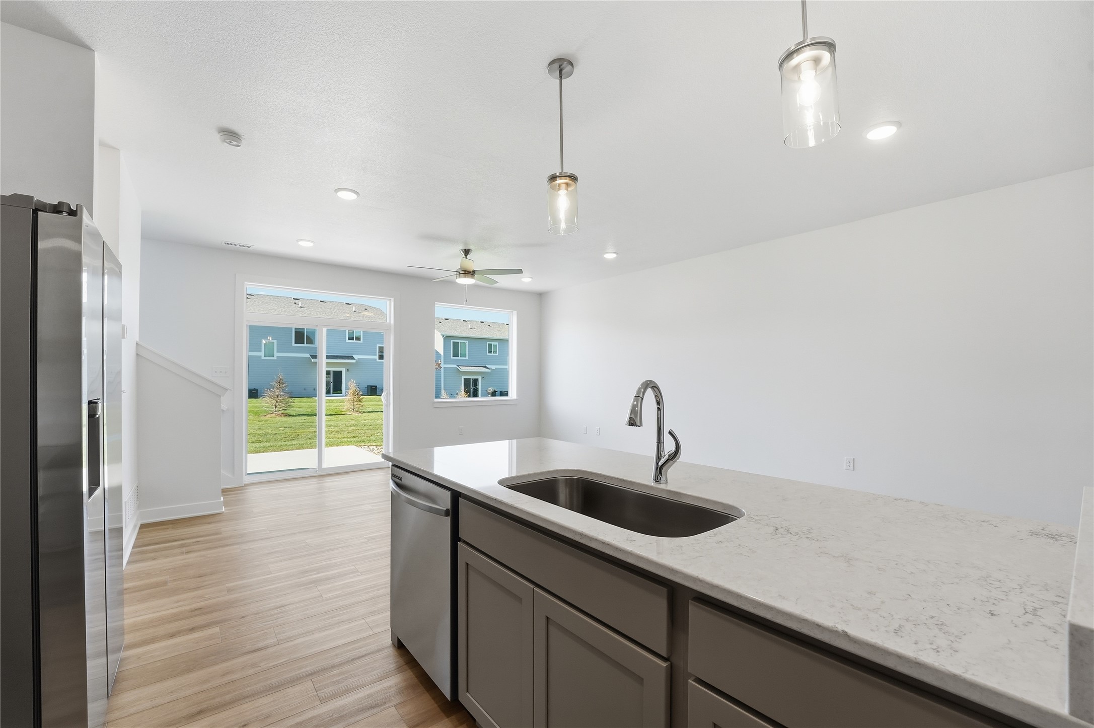 216 NW Waverly Drive