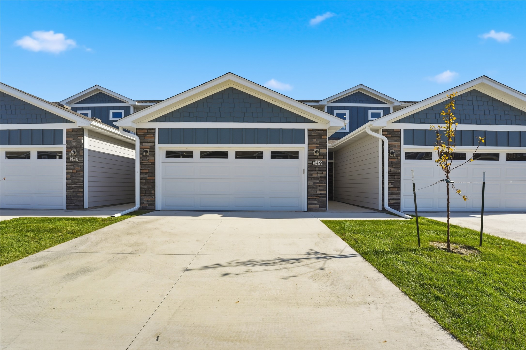 249 NW Waverly Drive
