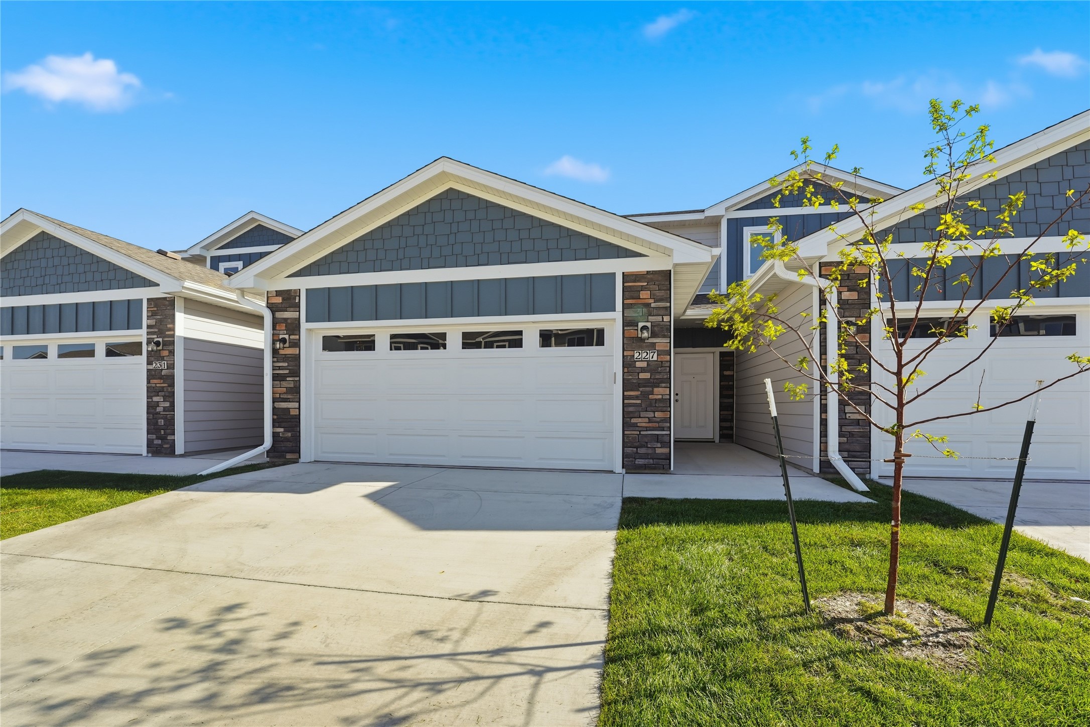 227 NW Waverly Drive