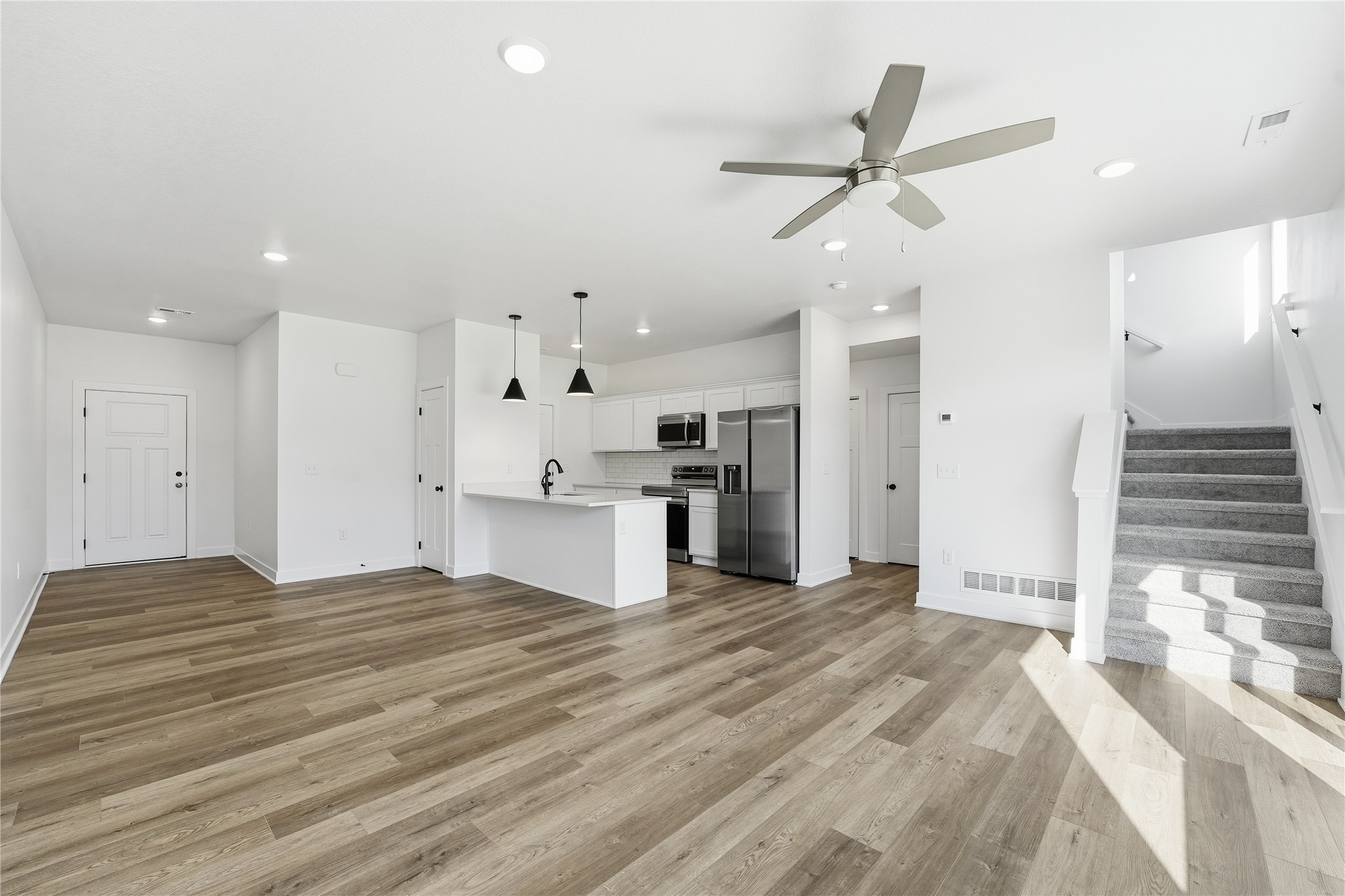 213 NW Waverly Drive