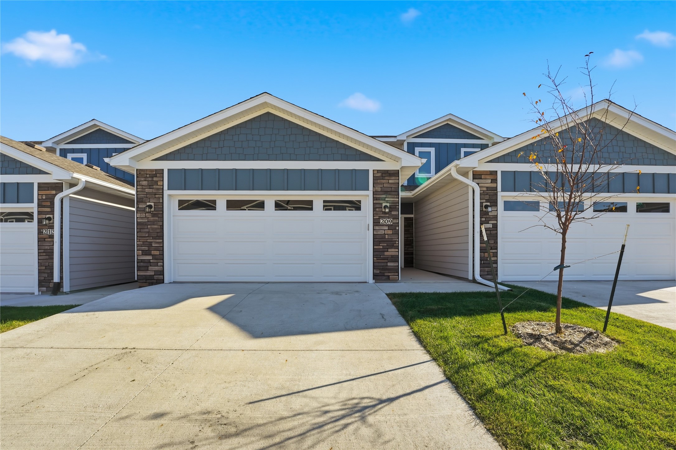 213 NW Waverly Drive