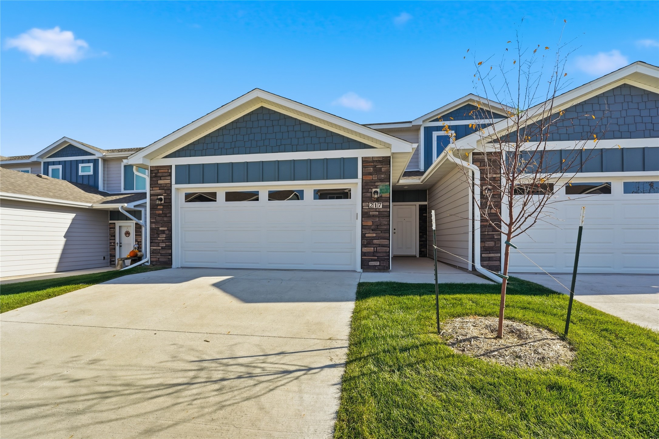 217 NW Waverly Drive