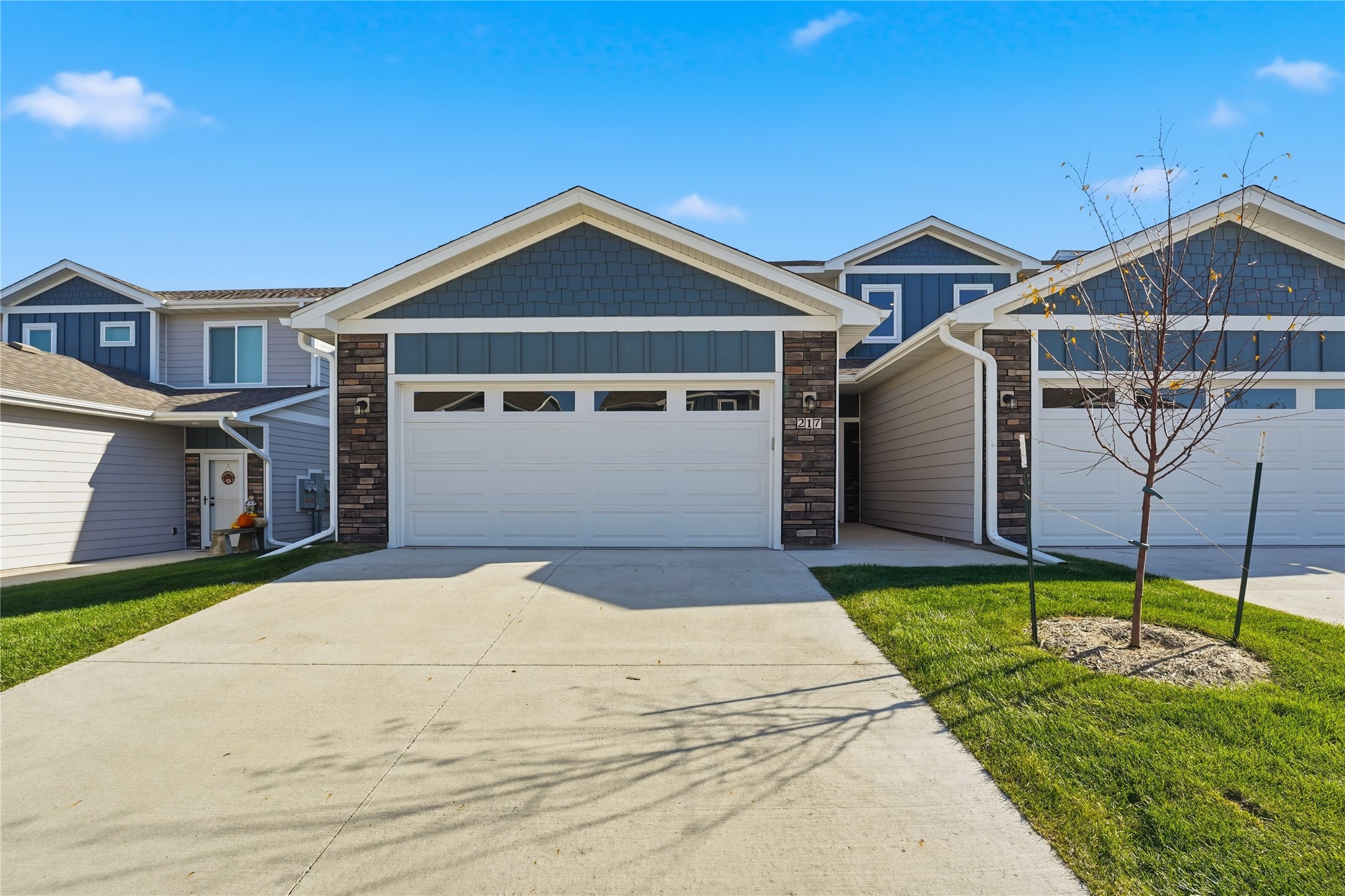 217 NW Waverly Drive