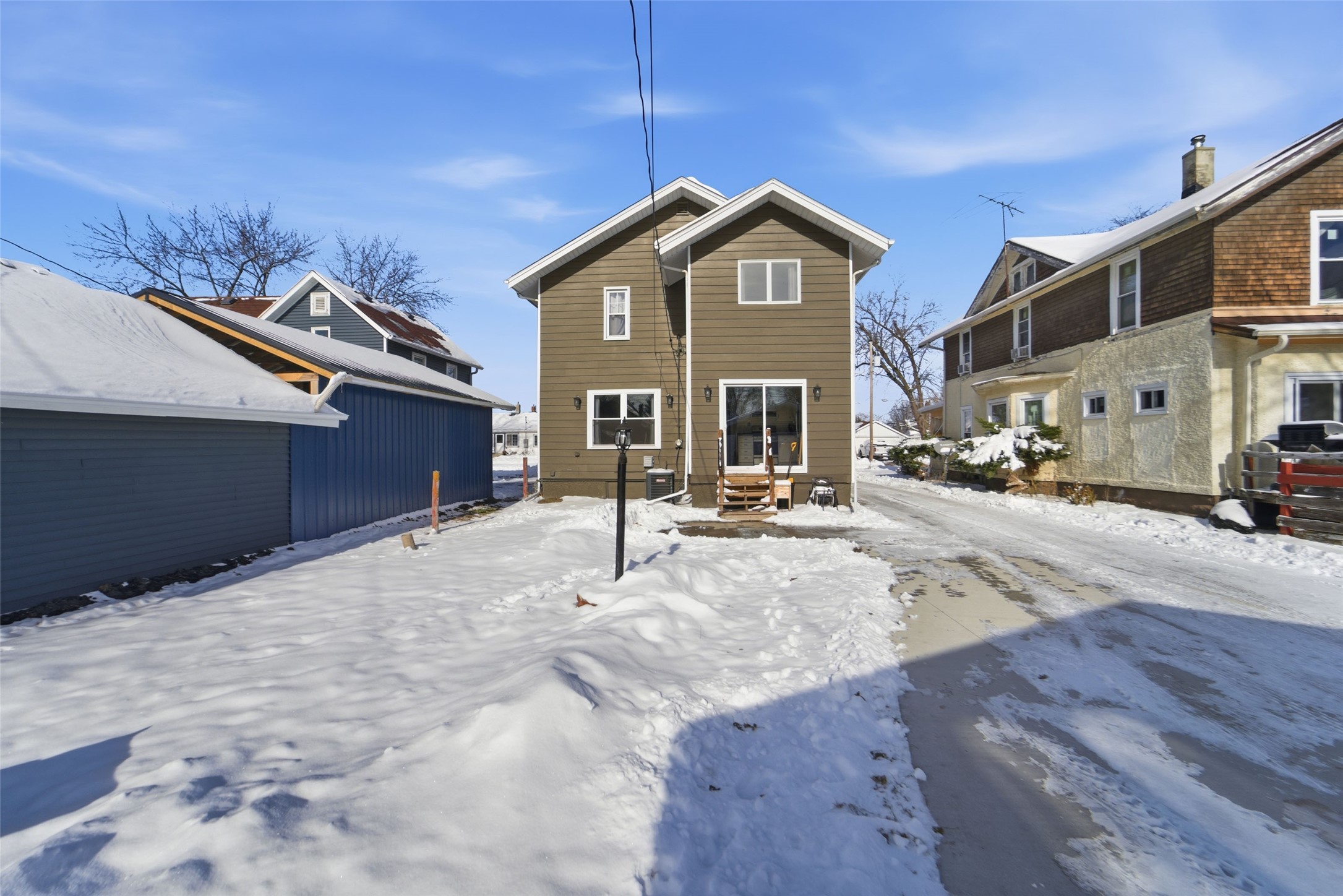 1911 Lucinda Street