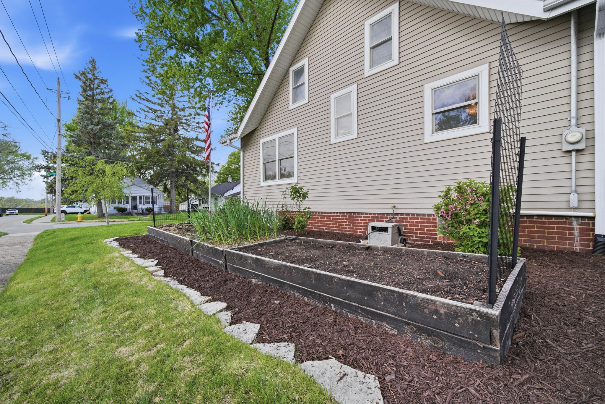 3321 SW 13th Place