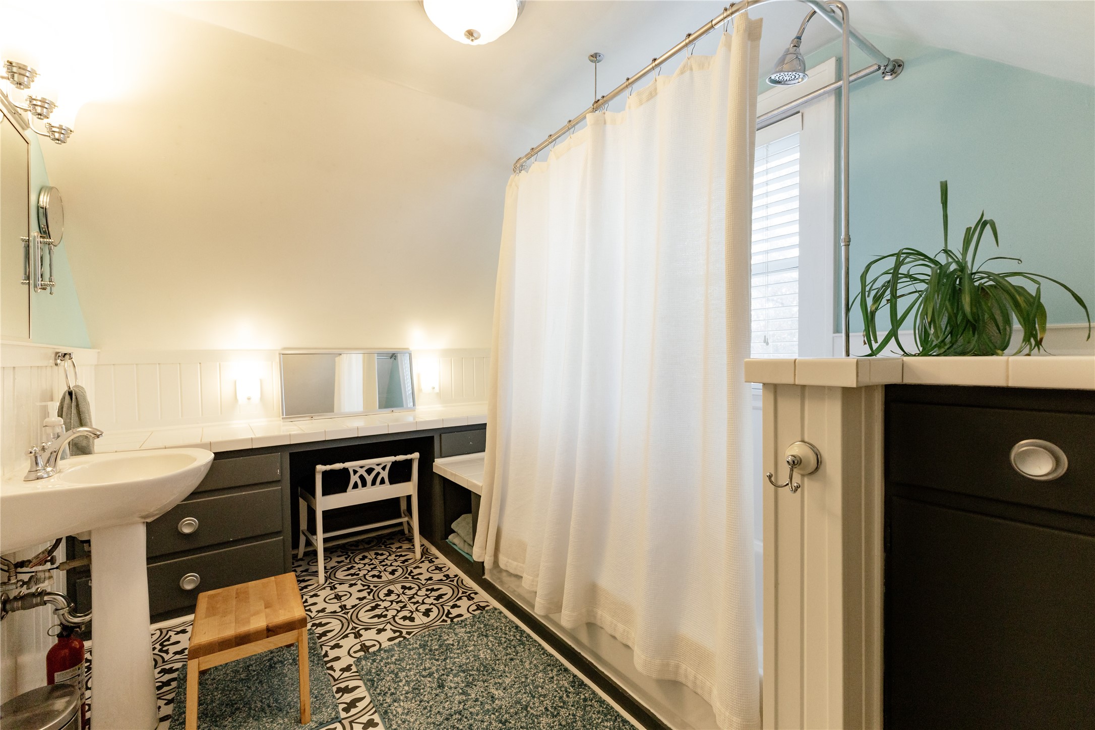3321 SW 13th Place