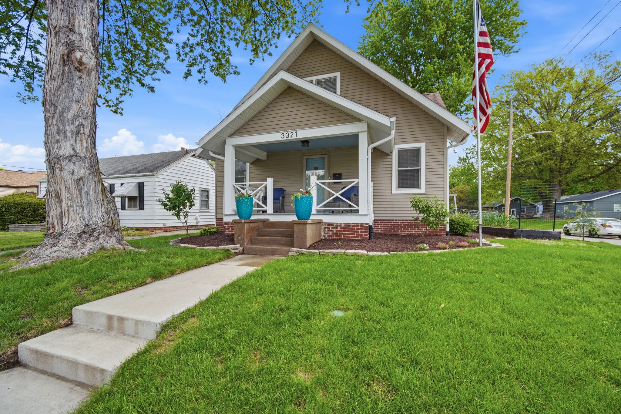 3321 SW 13th Place