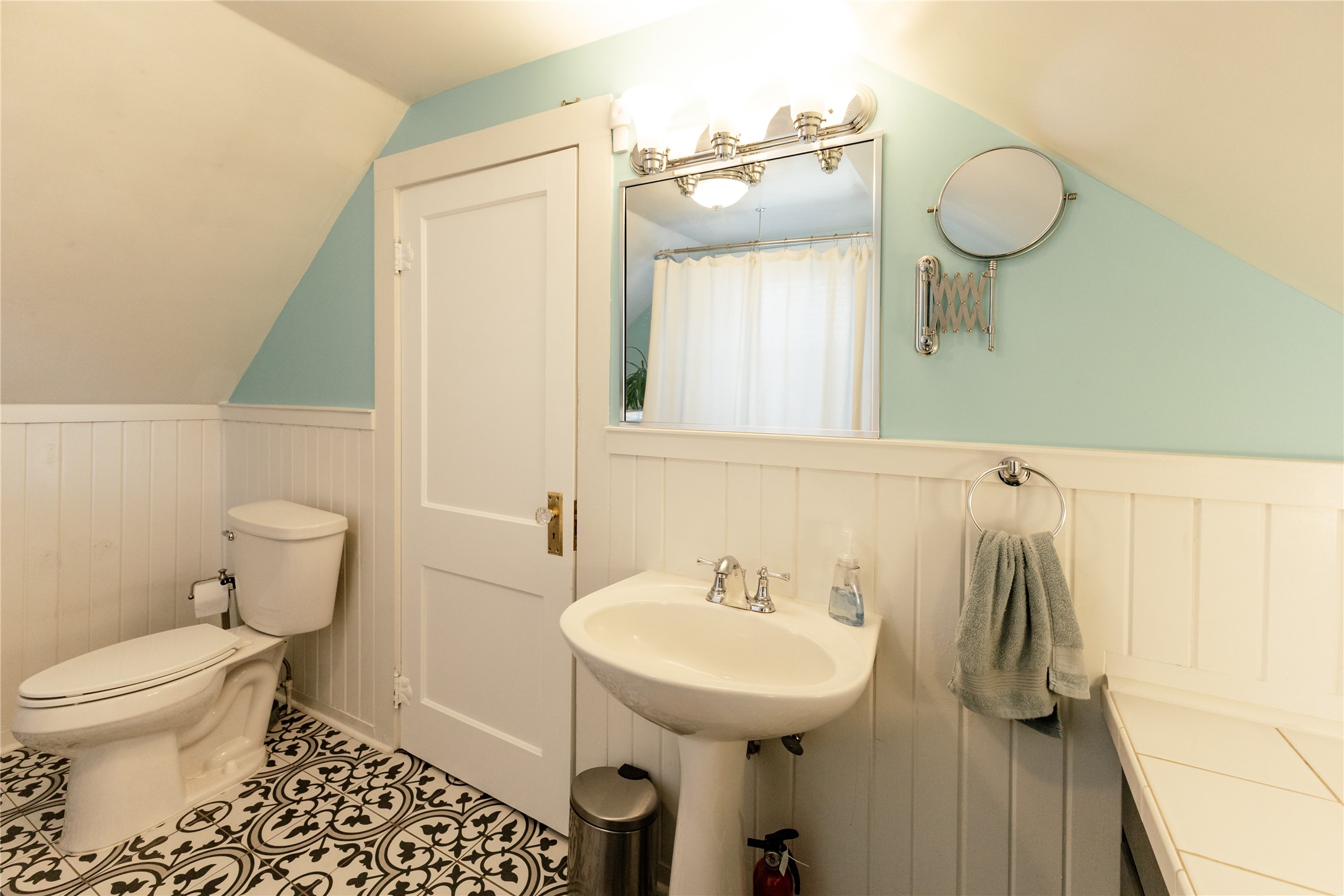 3321 SW 13th Place
