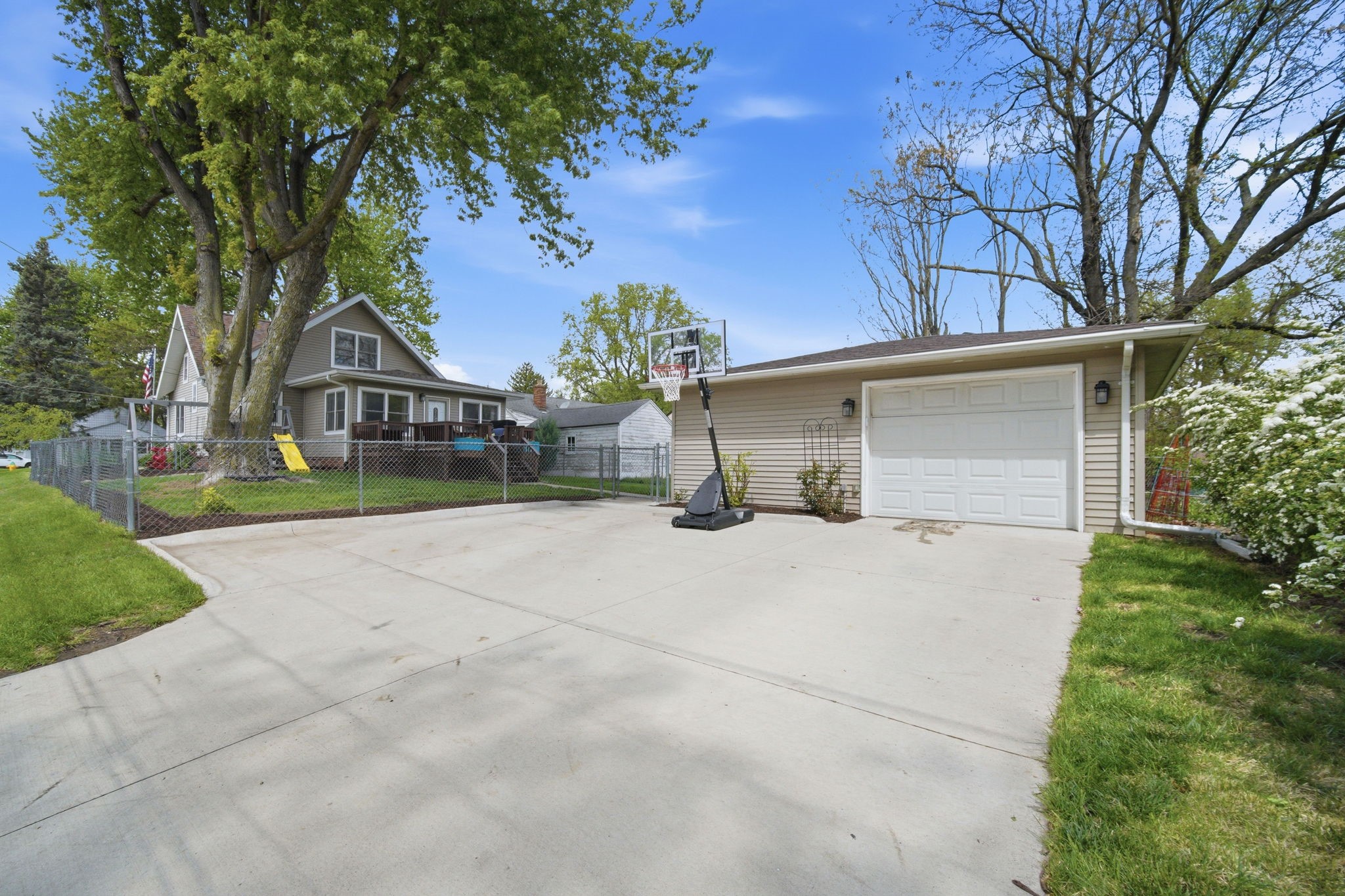 3321 SW 13th Place