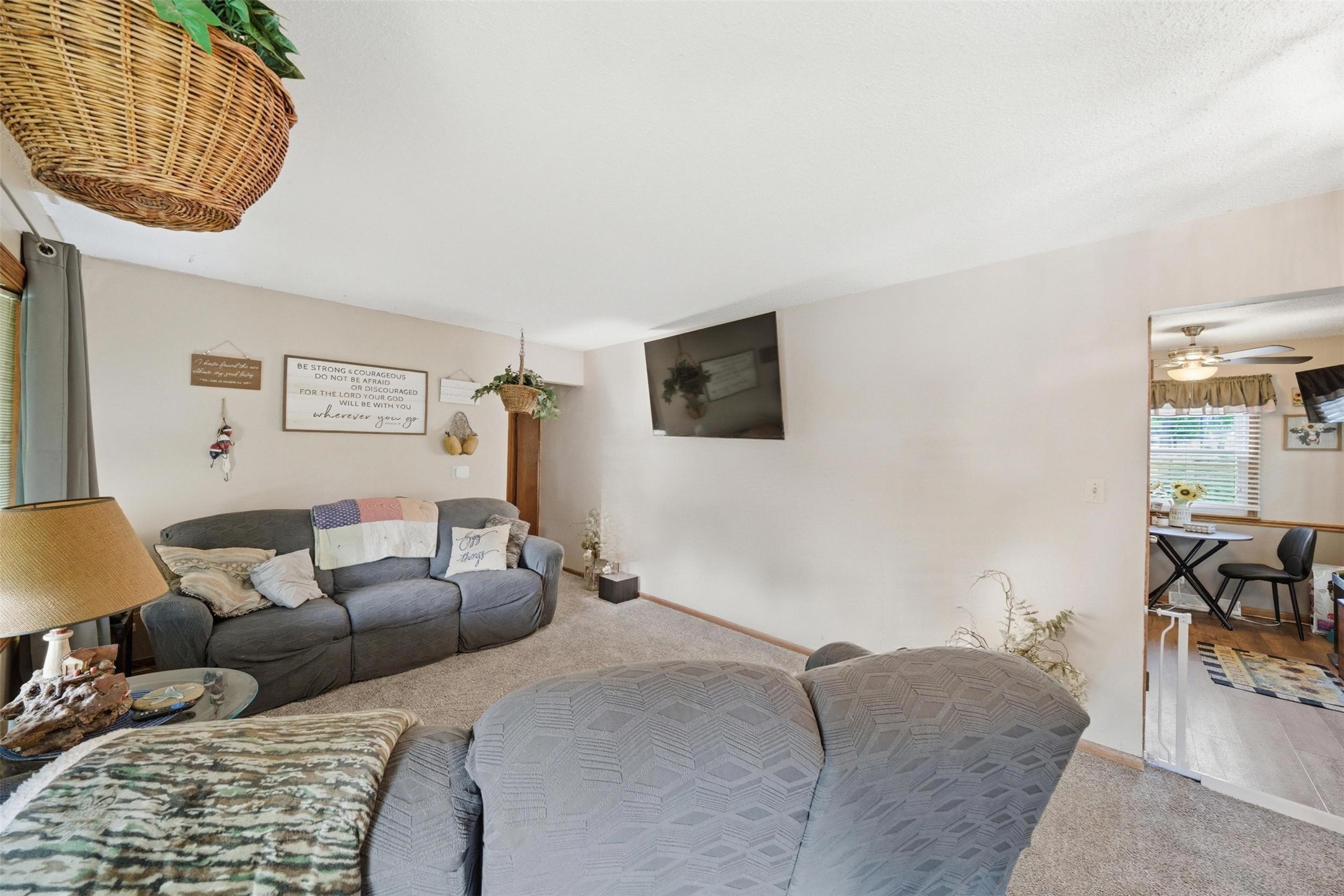 2601 E 40th Street