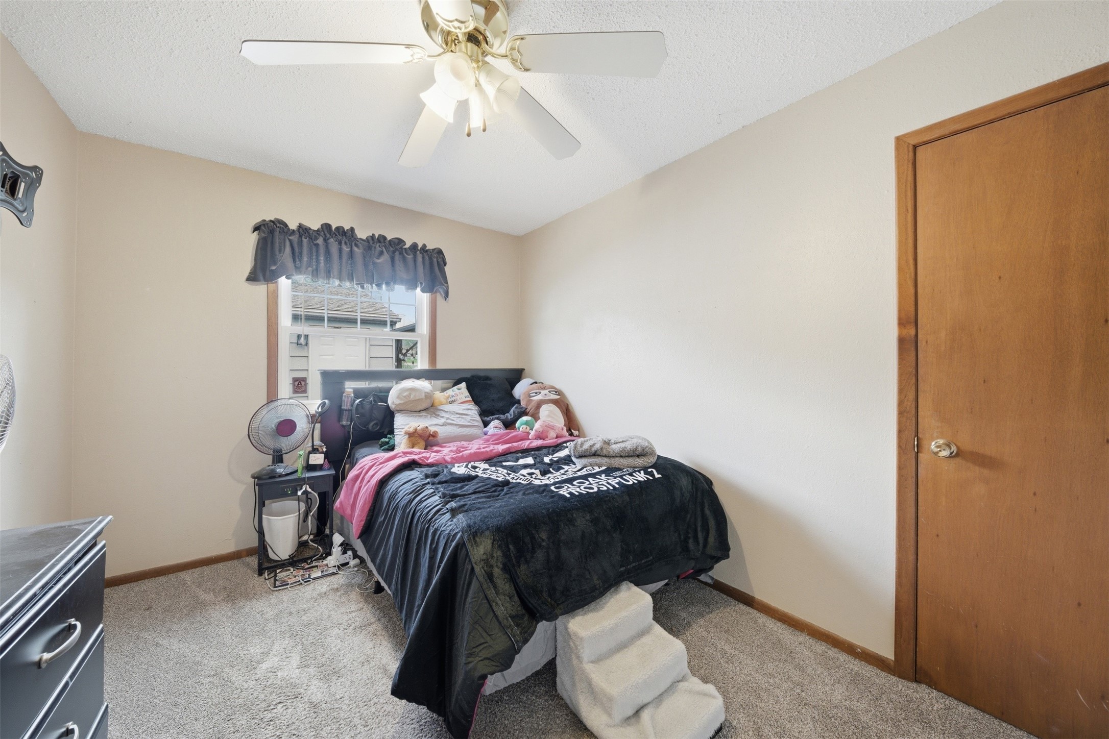 2601 E 40th Street