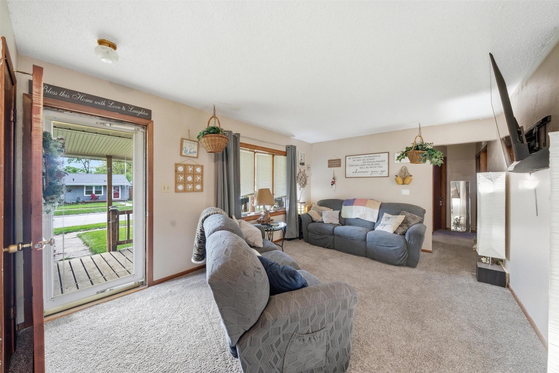 2601 E 40th Street