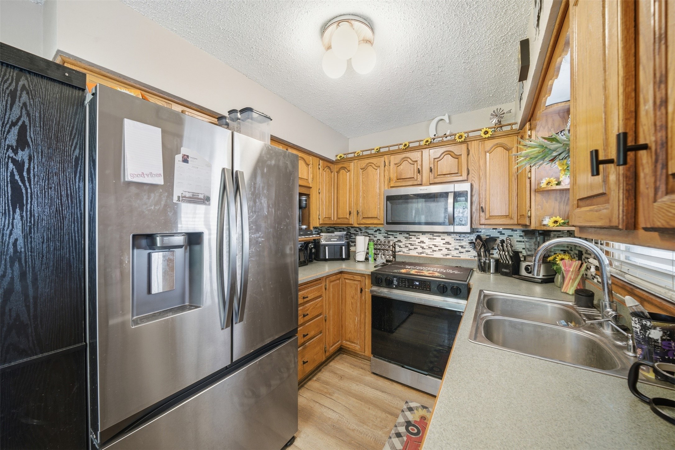 2601 E 40th Street