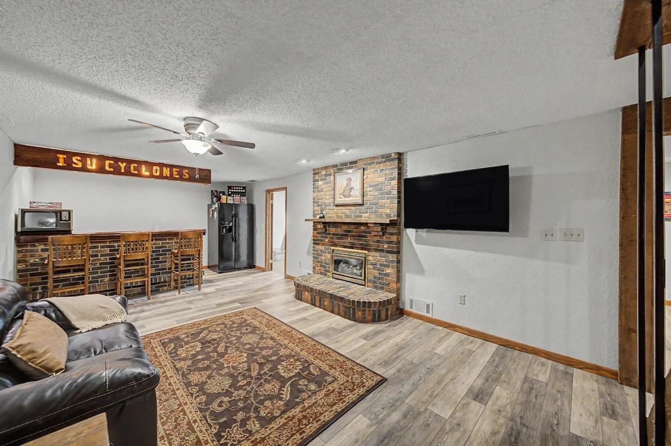 2349 Lake View Drive