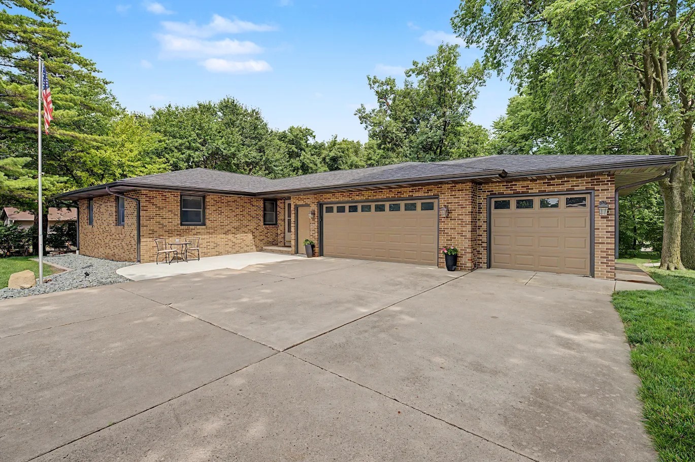 2349 Lake View Drive