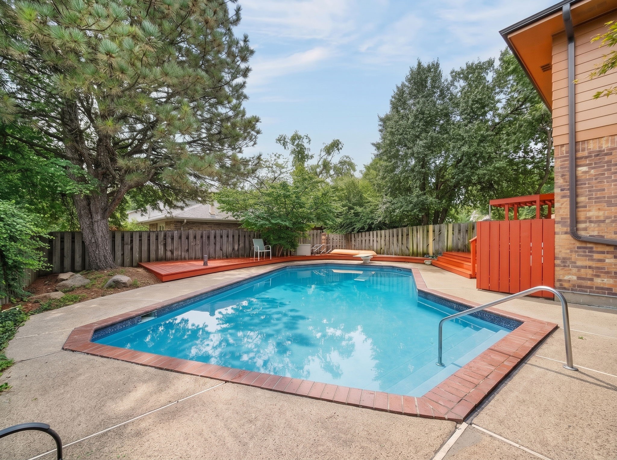 4521 Aurora Avenue