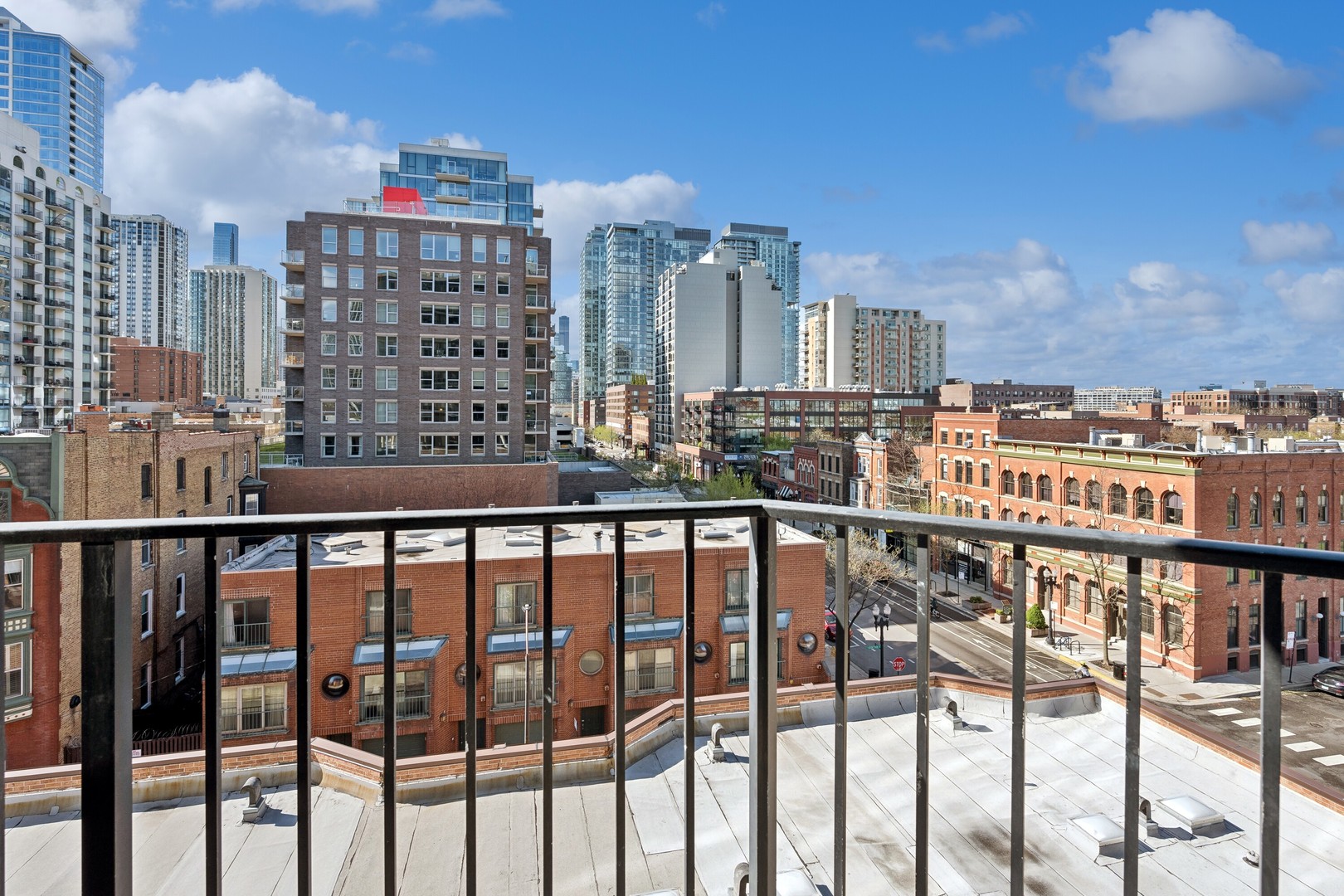 1309 N Wells Street Unit: 604