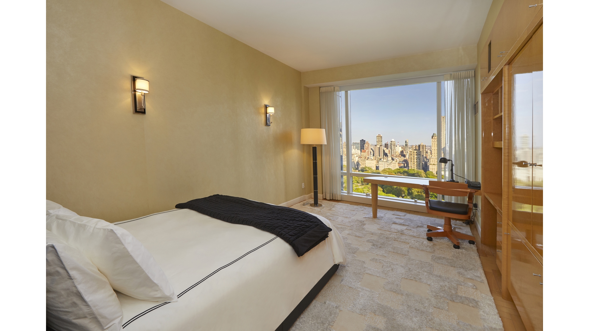 1 CENTRAL Park W 36C