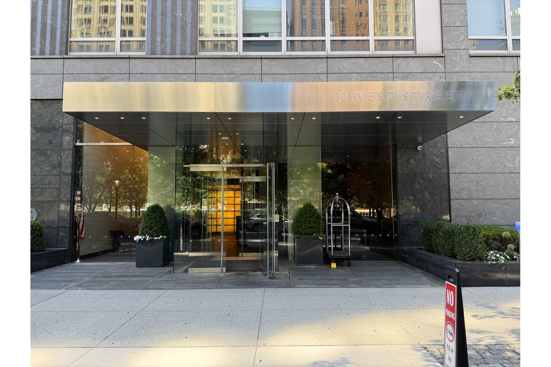30 WEST Street 22D