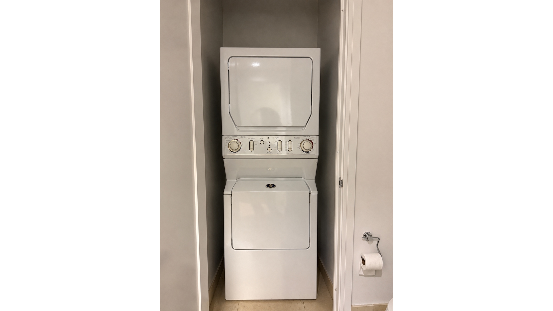 30 WEST Street 22D