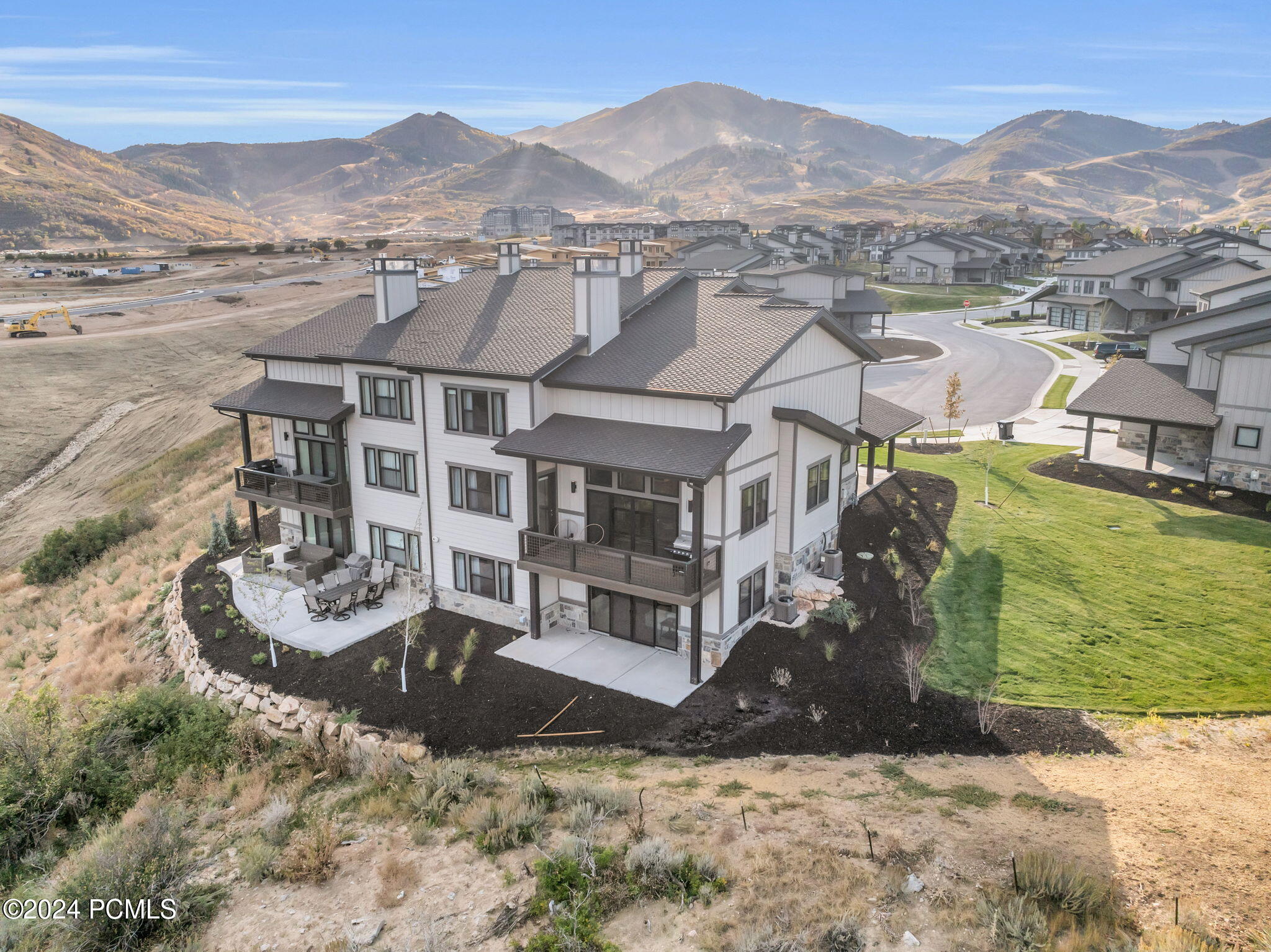 864 W Eland Circle, 53