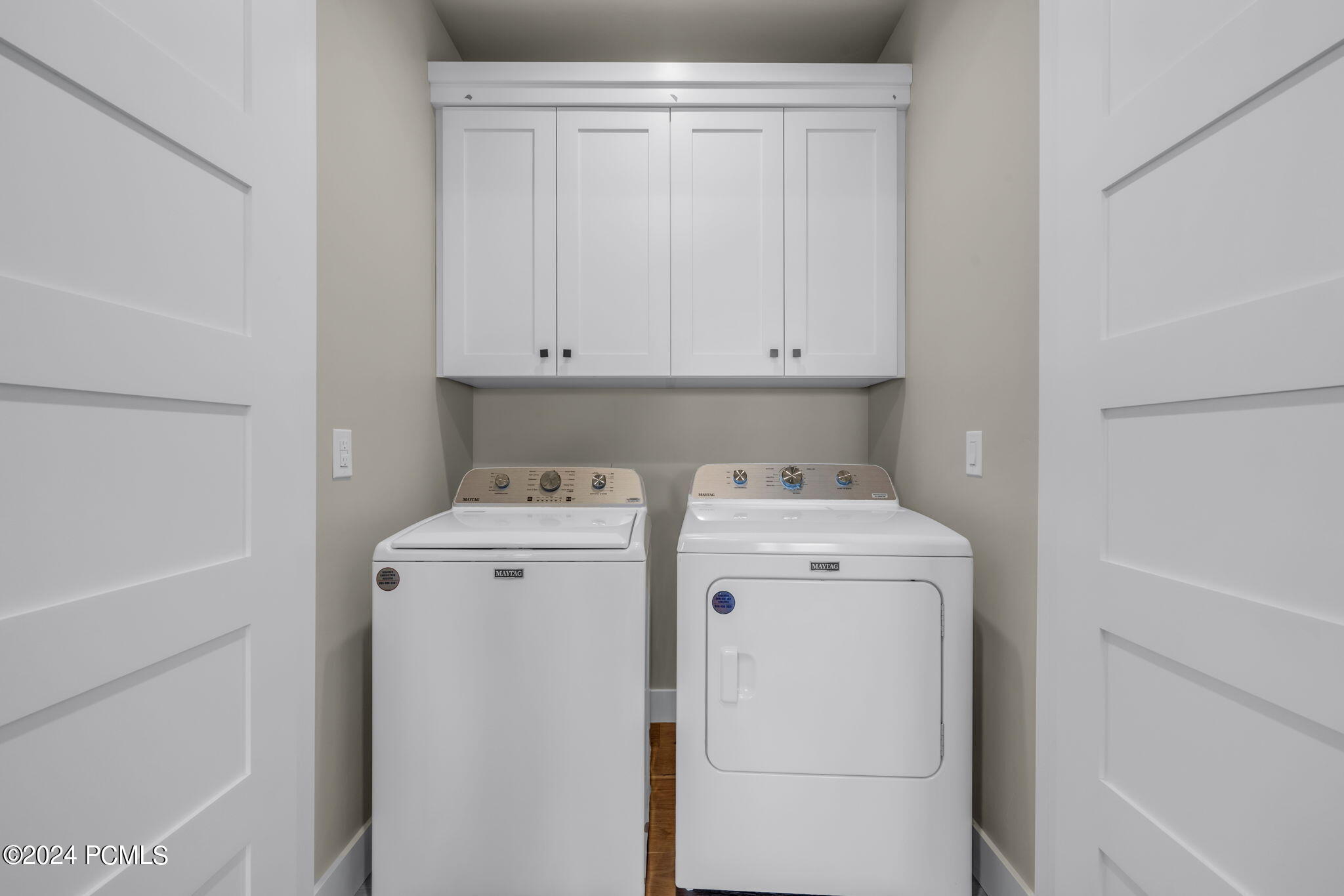 864 W Eland Circle, 53