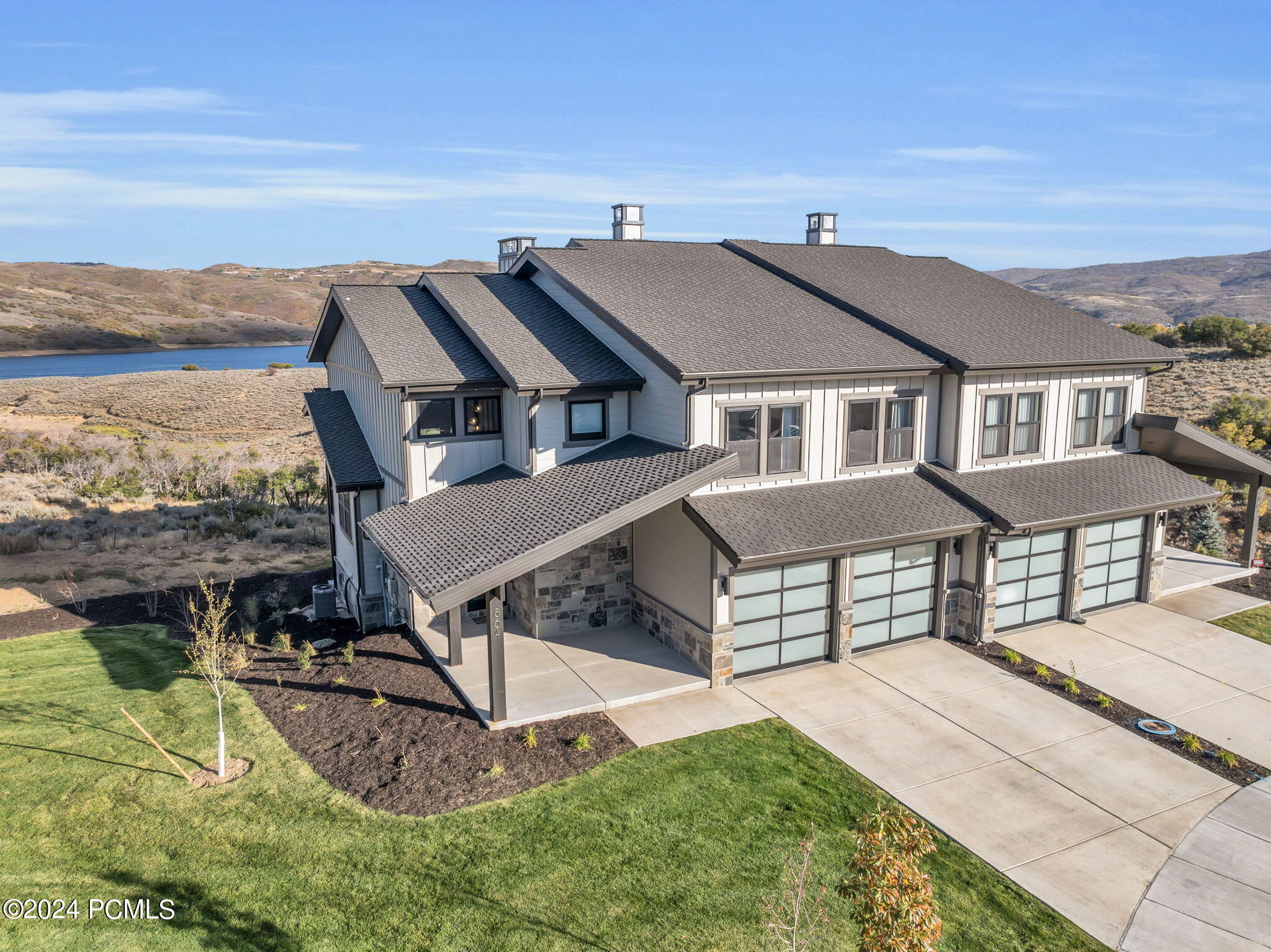 864 W Eland Circle, 53