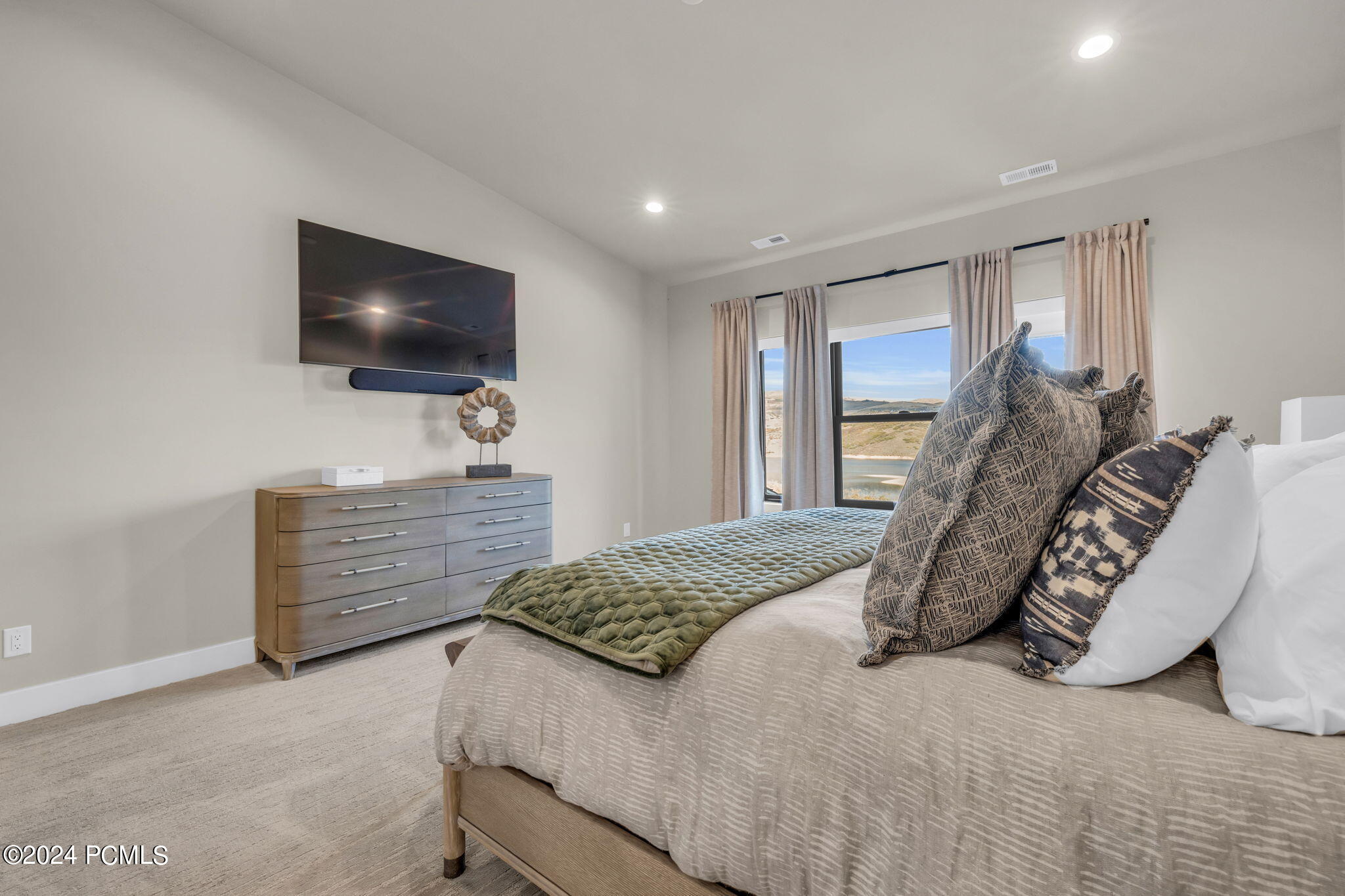 864 W Eland Circle, 53