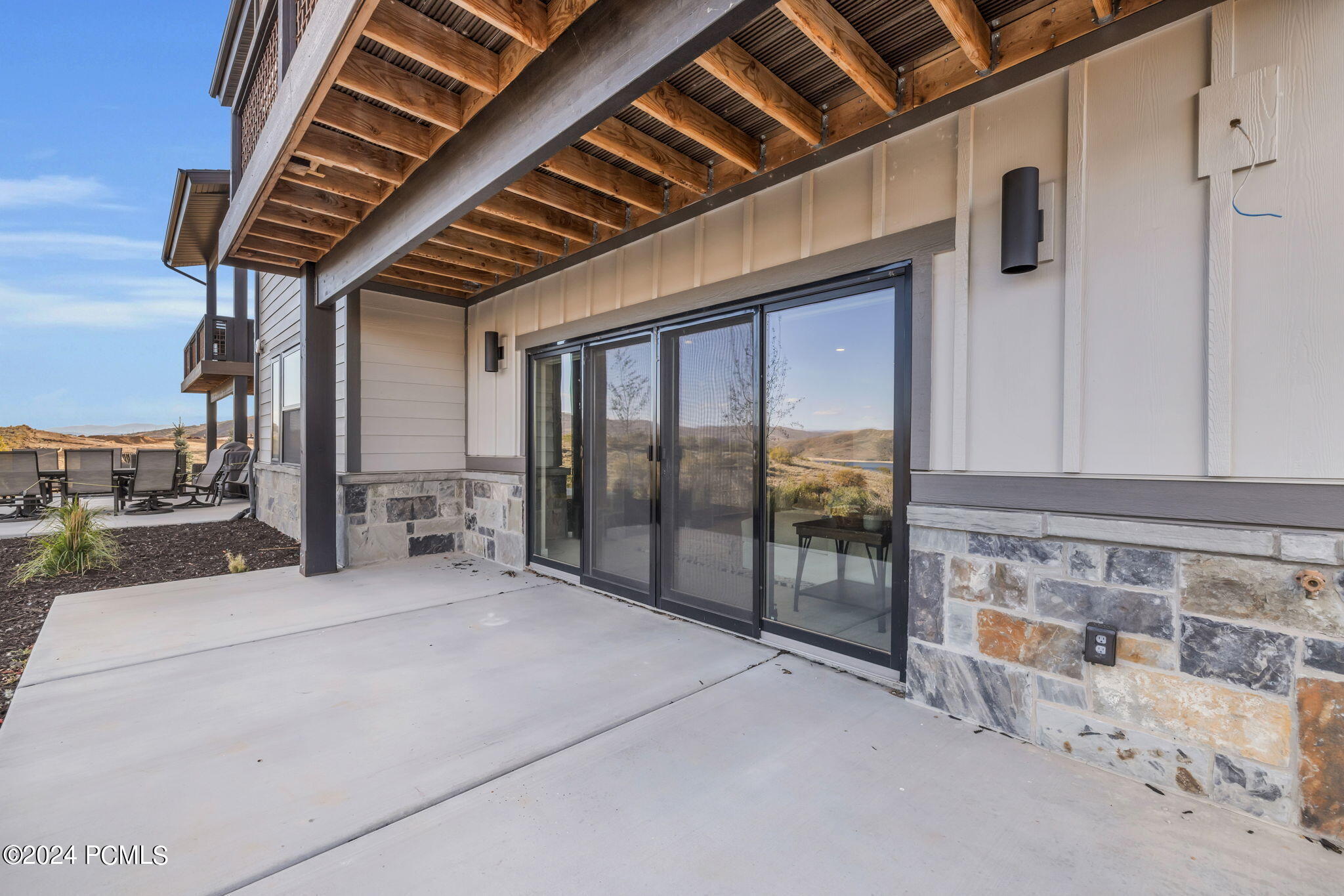 864 W Eland Circle, 53