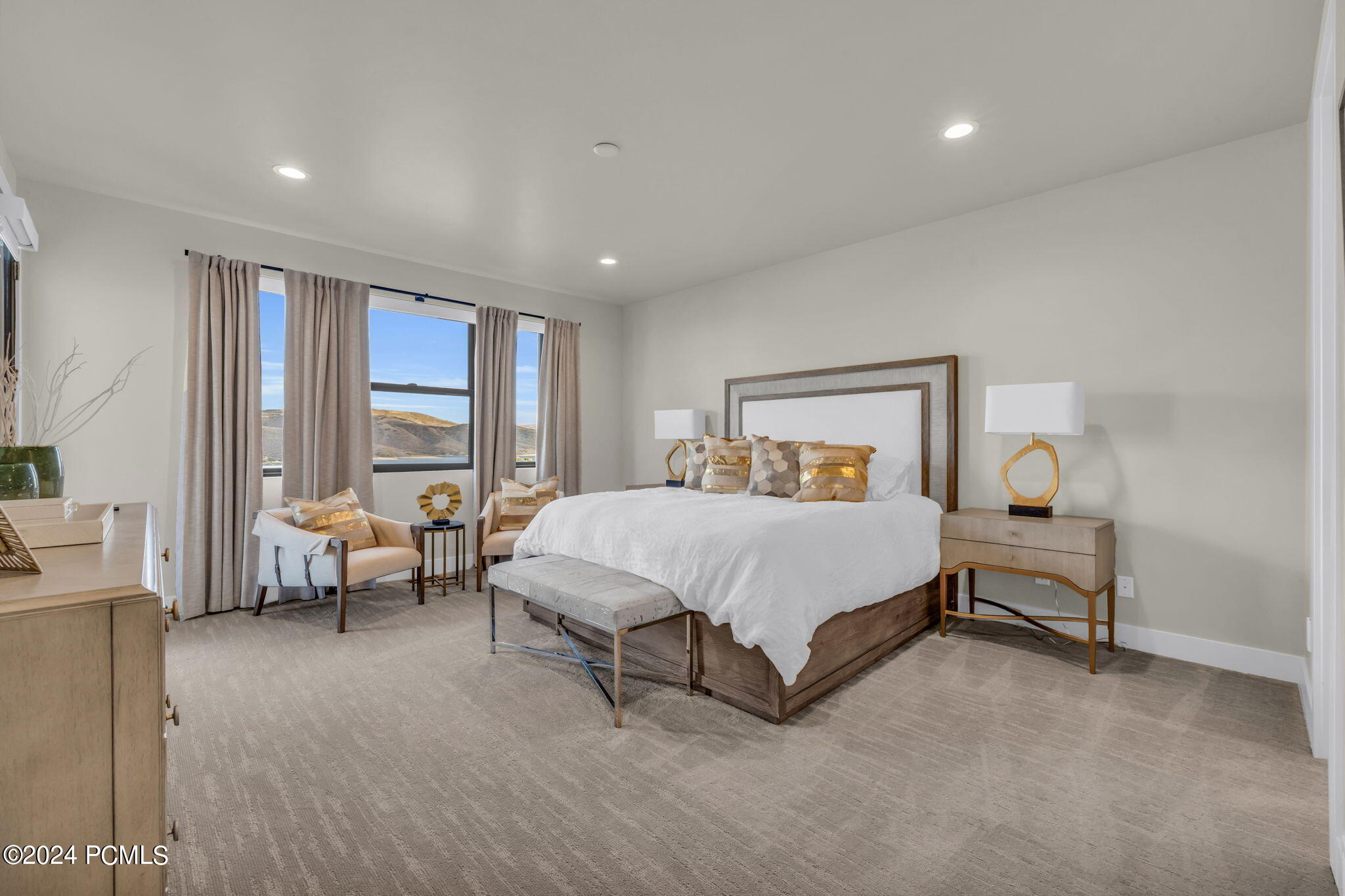 864 W Eland Circle, 53